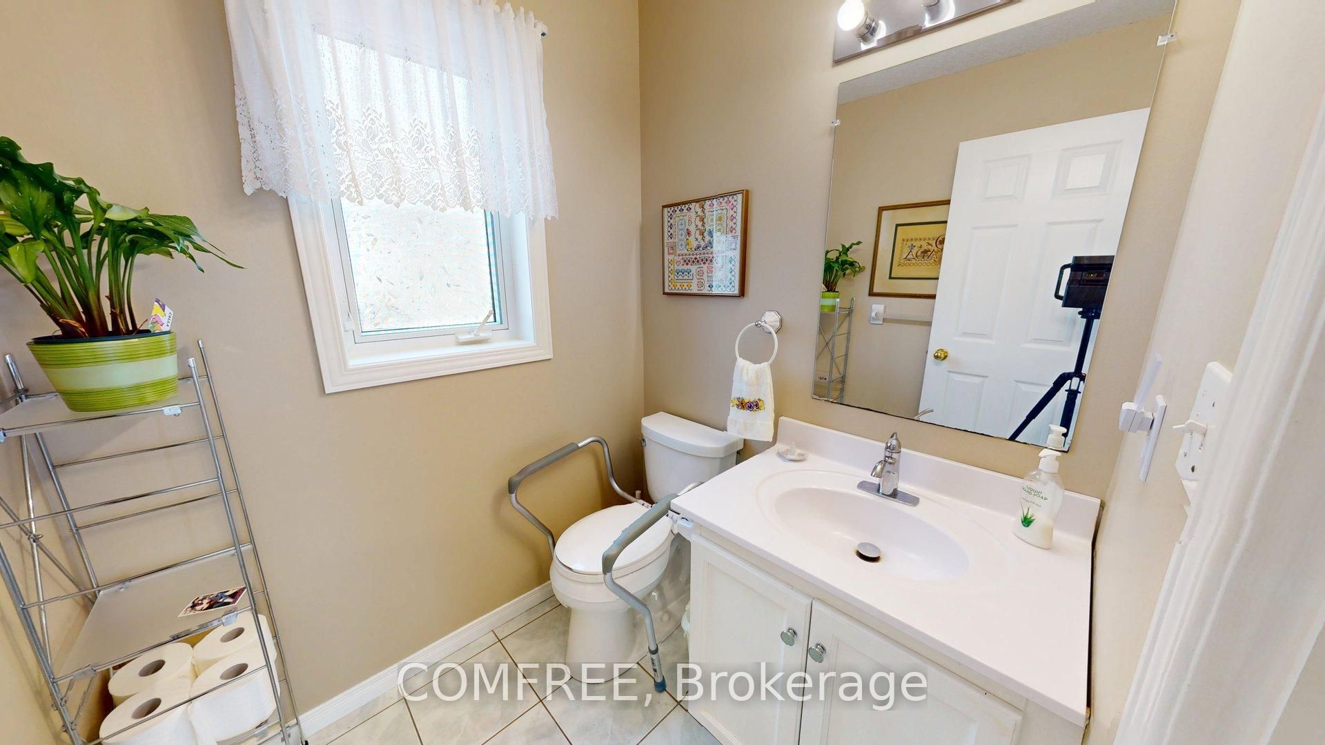 115 Resurrection Drive, Kitchener, ON N2N 3H3 photo 4