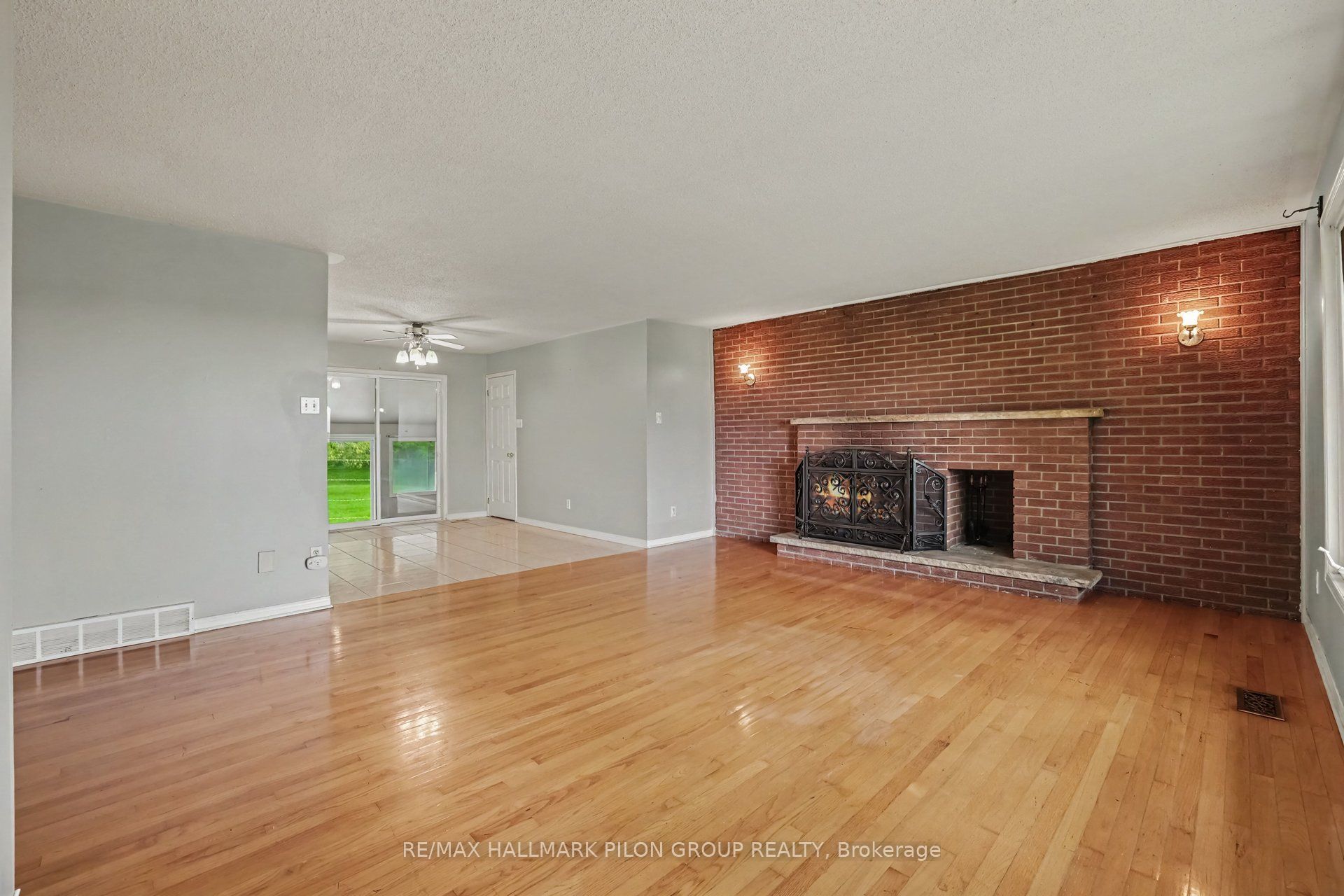 4987 Frank Kenny Road, Orleans - Cumberland and Area, ON K0A 3H0 photo 3
