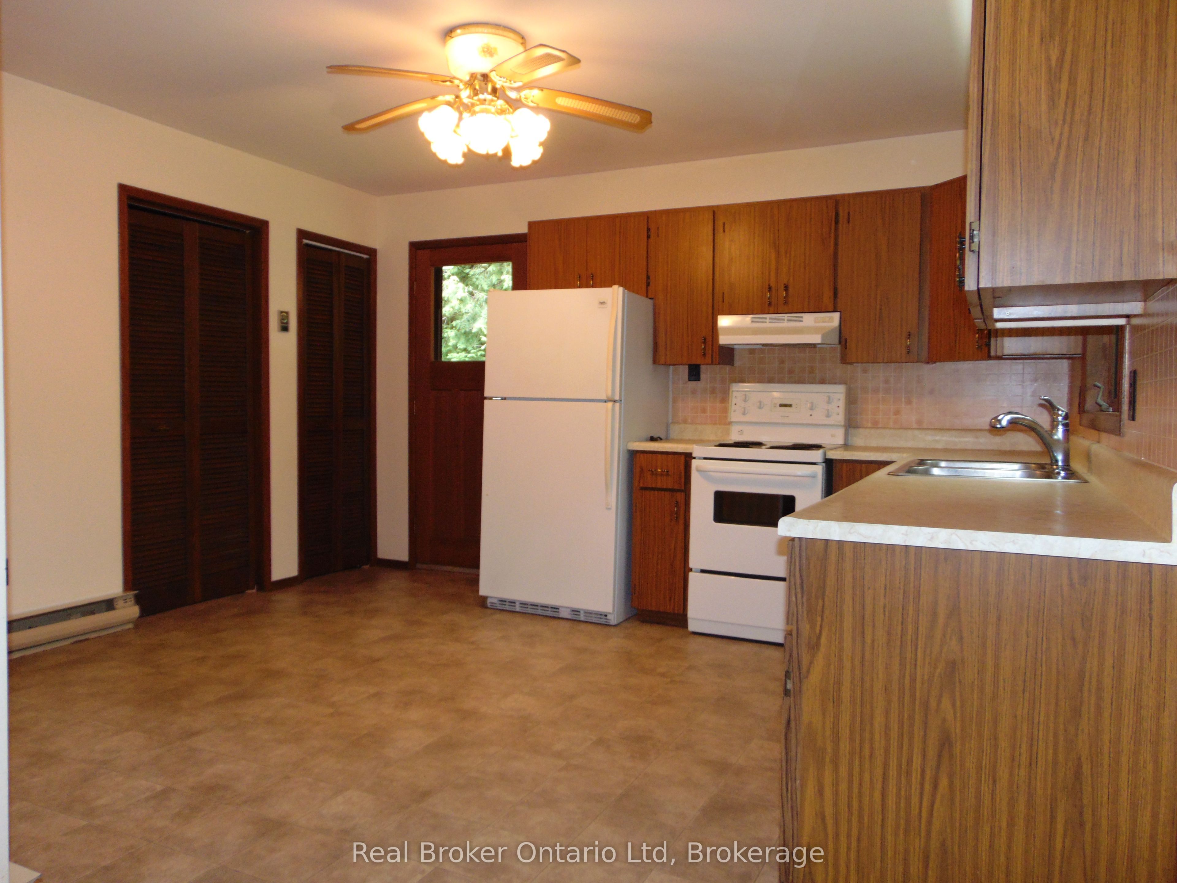 14 Emerson Avenue S, South Bruce Peninsula, ON N0H 2G0 photo 5