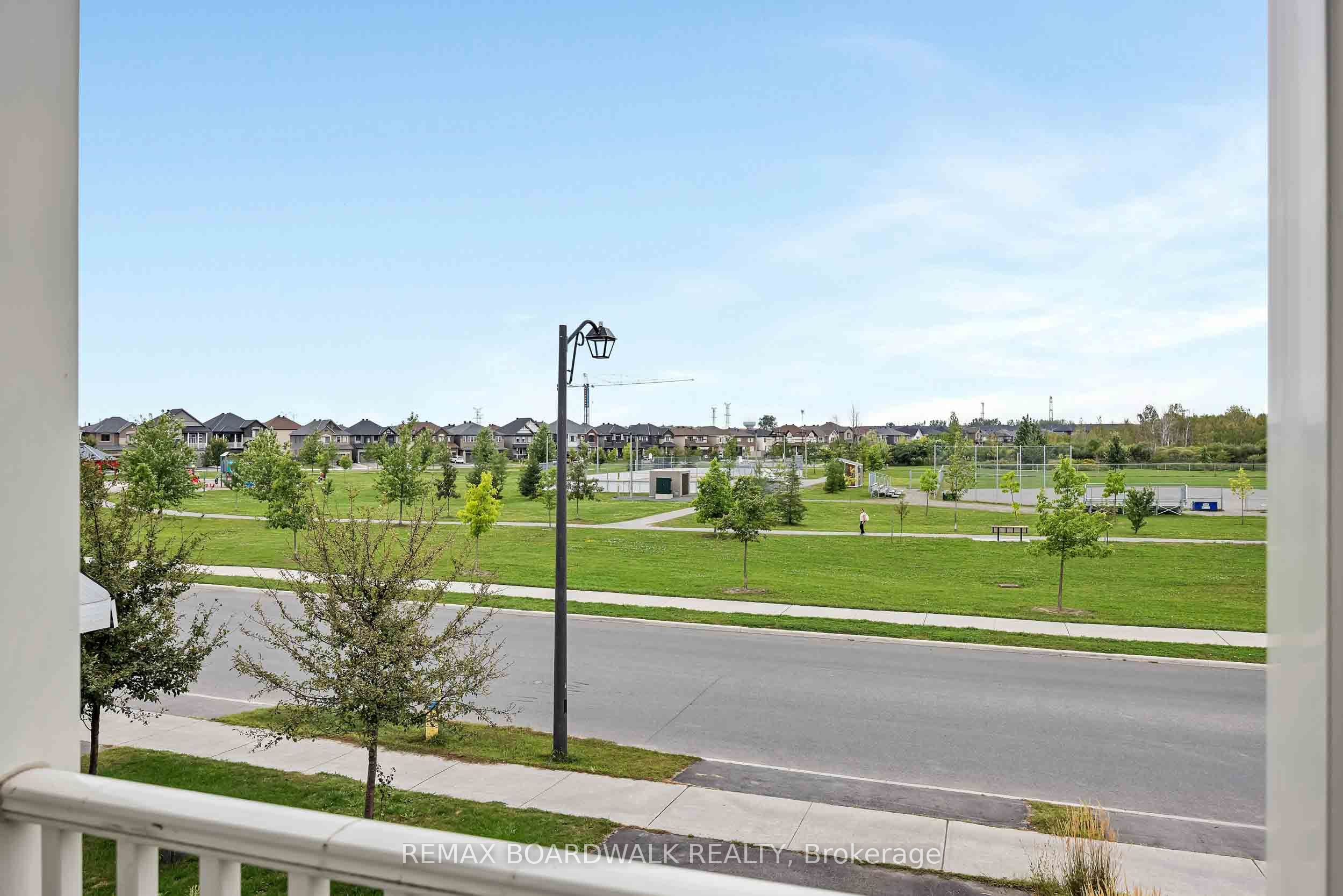 648 Decoeur Drive, Orleans - Cumberland and Area, ON K4A 1G4 photo 3