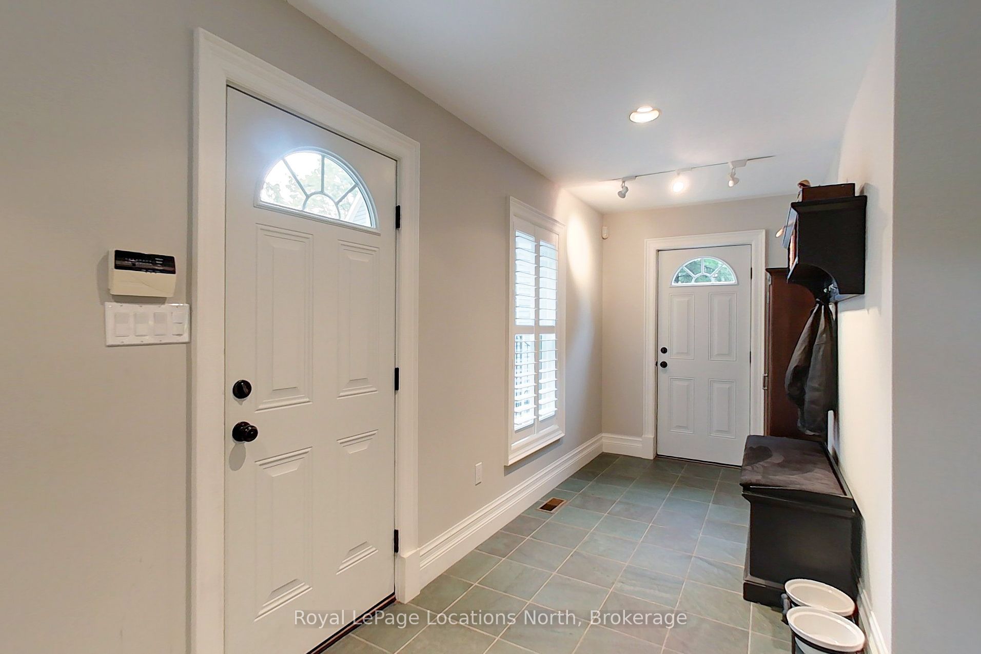 40 Alice Street E, Blue Mountains, ON N0H 2P0 photo 3