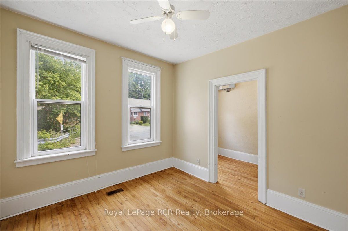 565 7th A Street E, Owen Sound, ON N4K 1K4 photo 4