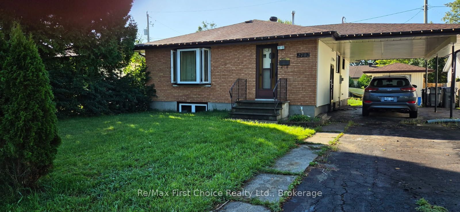 2702 E Churchill Drive E, Thunder Bay, ON P7C 1V3