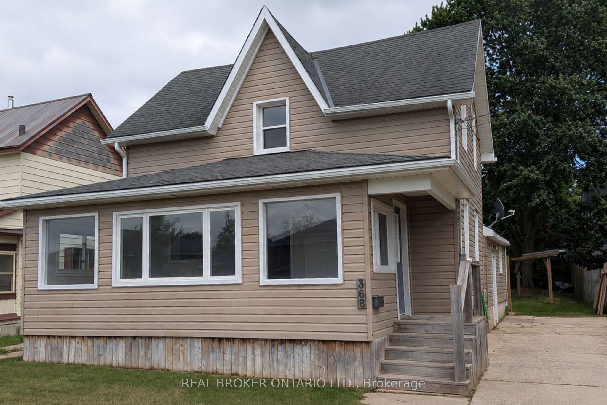 368 Wellington Avenue S, North Perth, ON N4W 2J2 photo 2