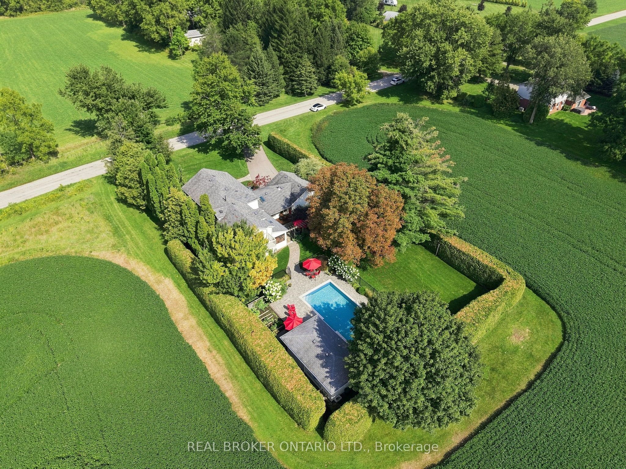 1079 Garden Lane, Hamilton, ON L8B 1P2 photo 3