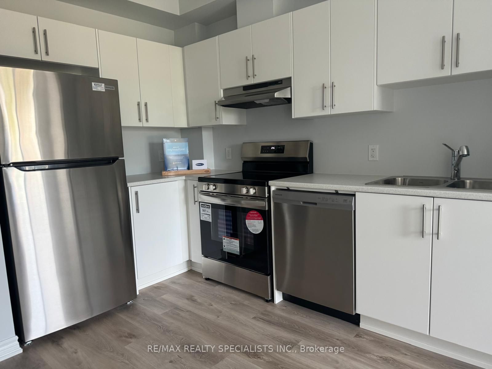 397 Codds Road 203, Manor Park - Cardinal Glen and Area, ON K1K 2G8