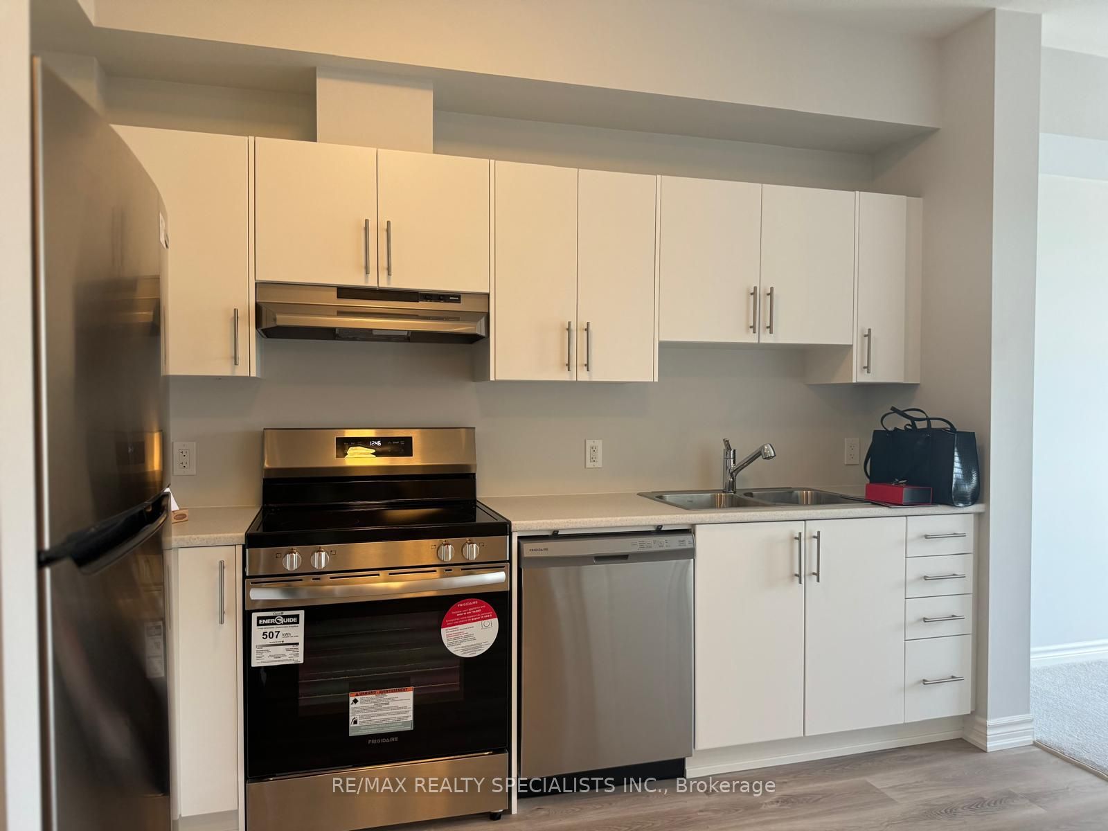397 Codds Road 203, Manor Park - Cardinal Glen and Area, ON K1K 2G8 photo 4