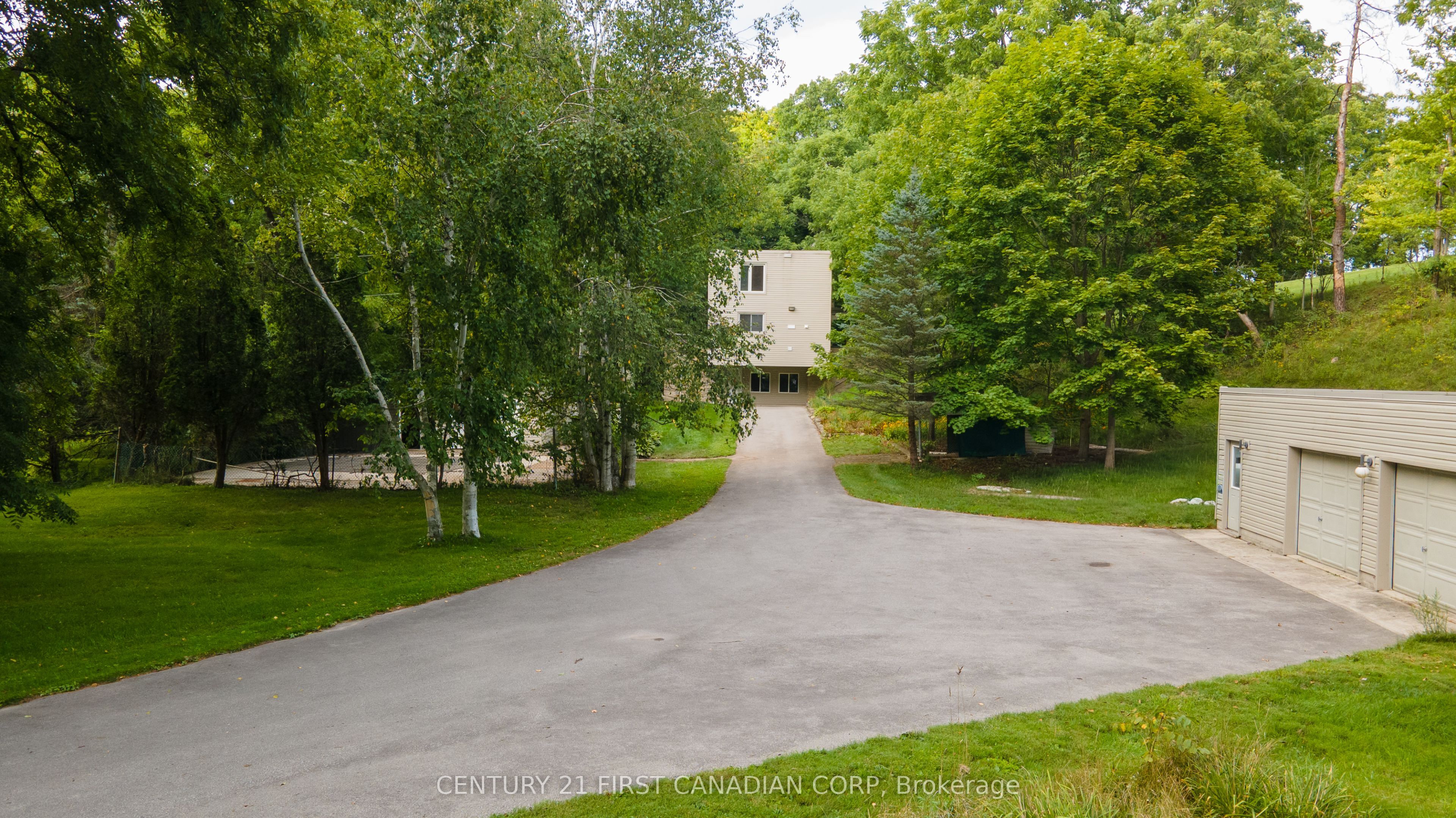 2546 Westdel Bourne, London South, ON N6K 4R3 photo 5