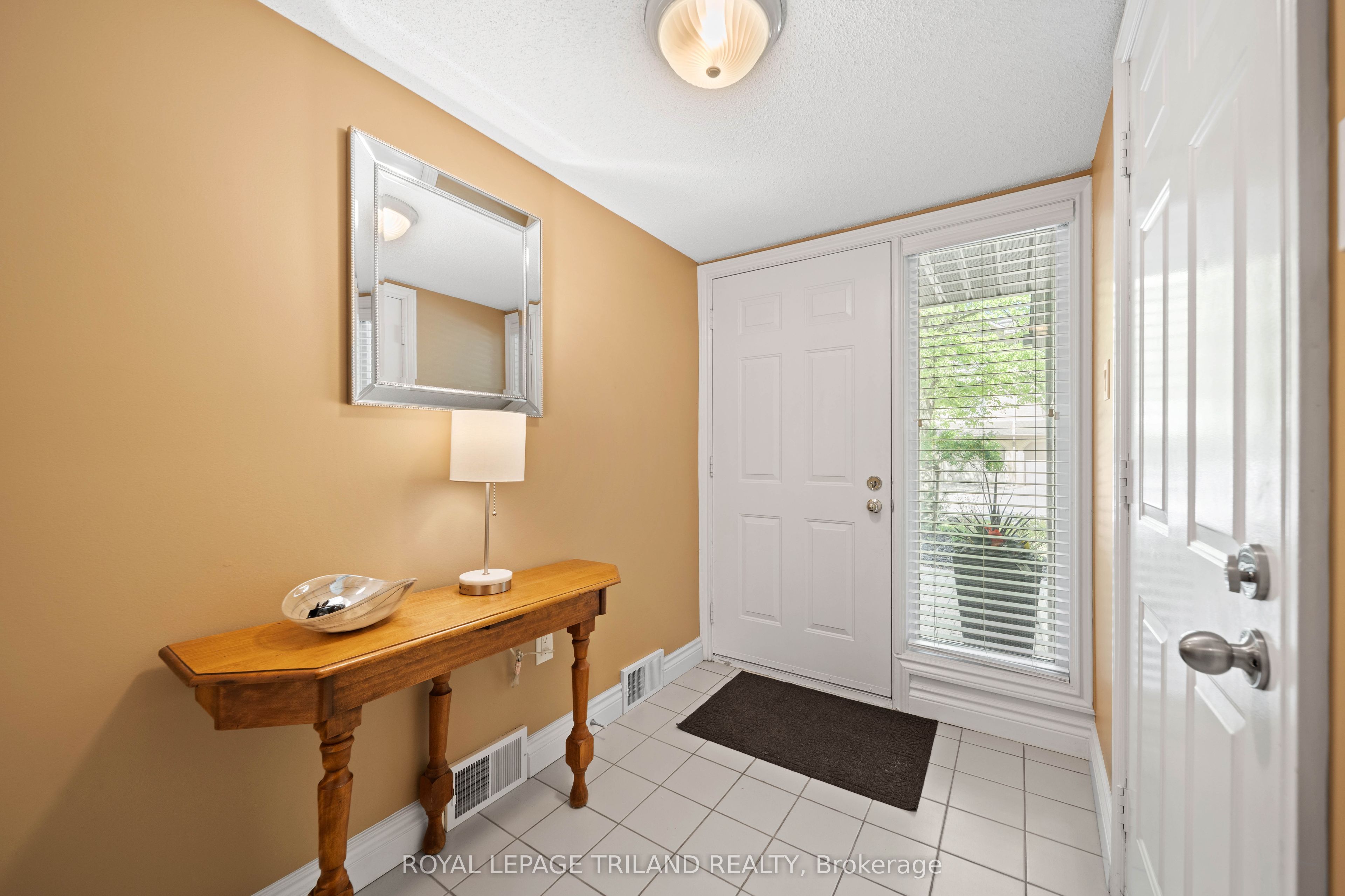 1399 Commissioners Road W 4, London South, ON N6K 4G9 photo 4