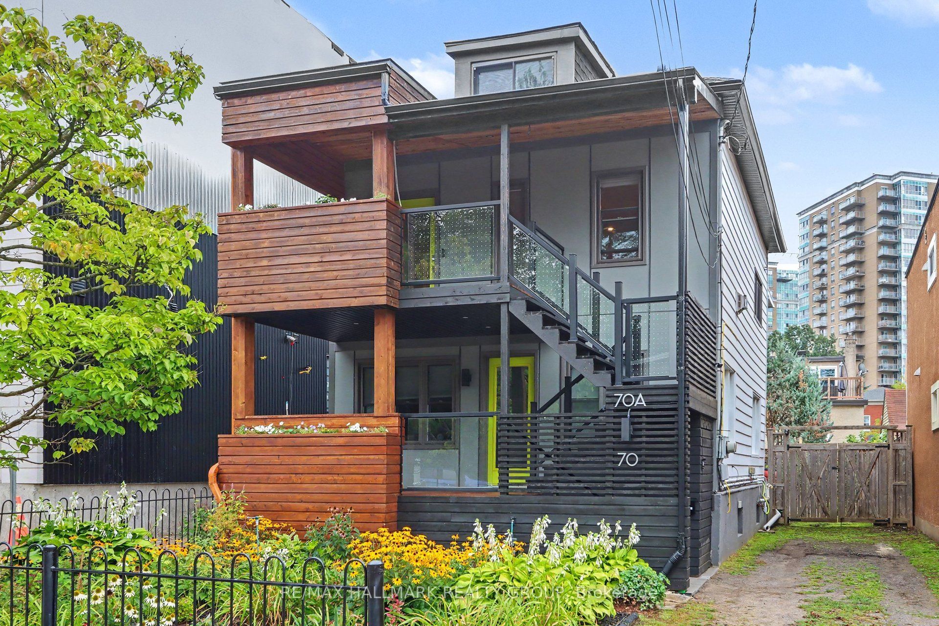 70 Laval Street, Vanier and Kingsview Park, ON K1L 7Z6