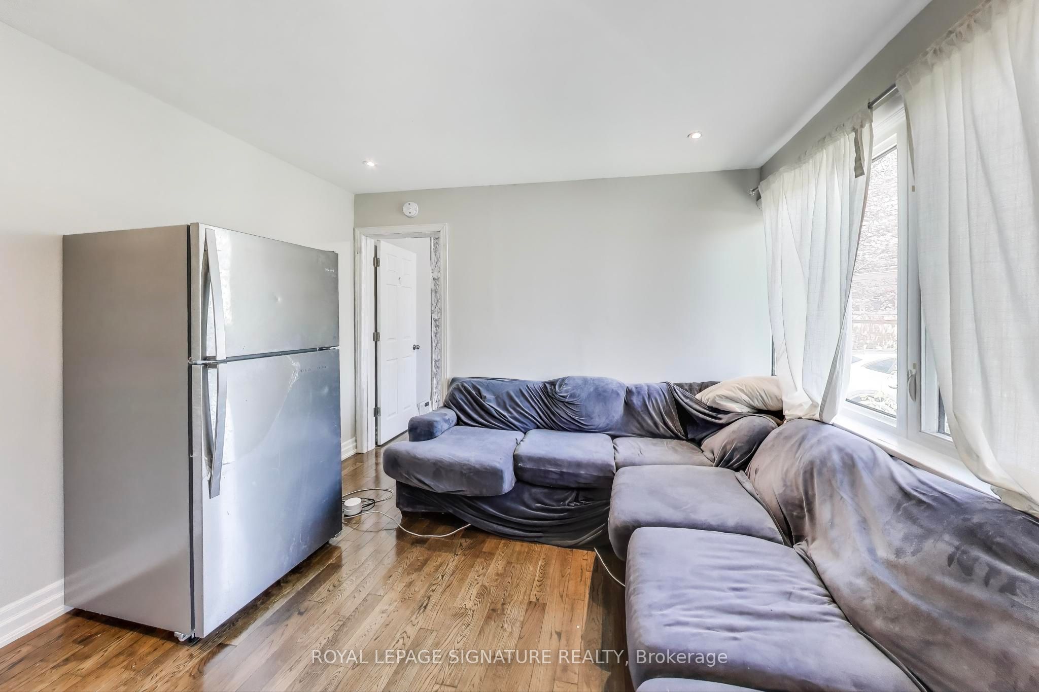 68 Harold Court, Hamilton, ON L8S 2R9 photo 3