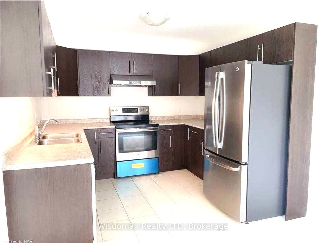 16 Elderberry Road, Thorold, ON L2V 5G6 photo 2