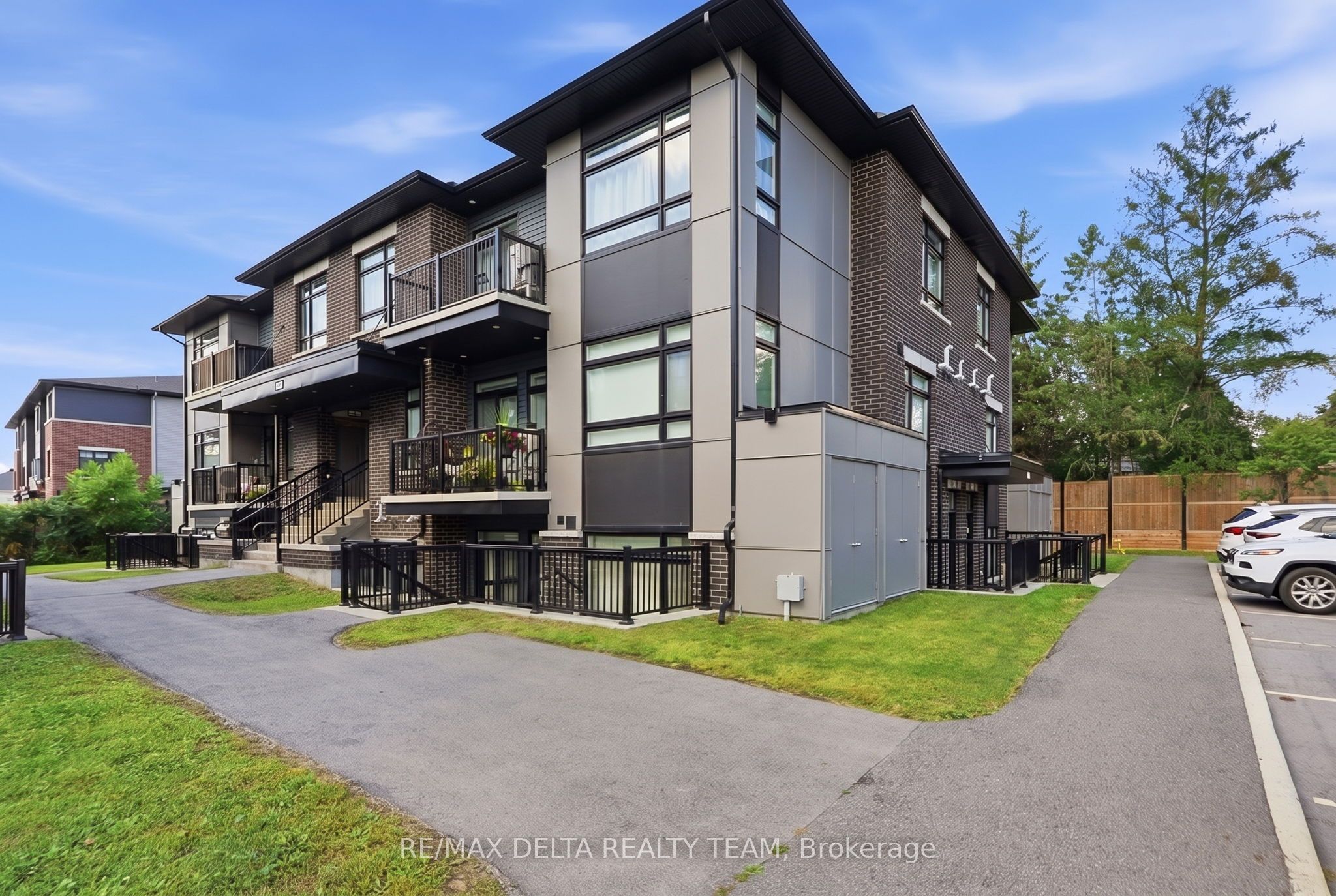 400 C Rolling Meadow Crescent 13, Orleans - Convent Glen and Area, ON K1W 0S1