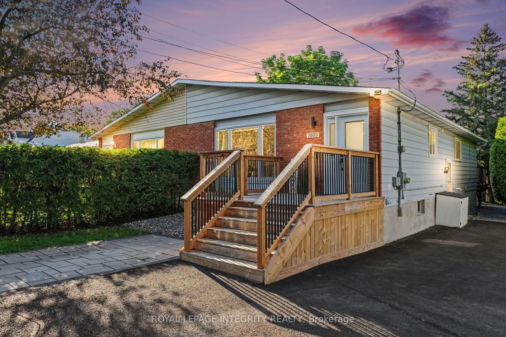 7009 Notre Dame Street, Orleans - Convent Glen and Area, ON K1C 1H8