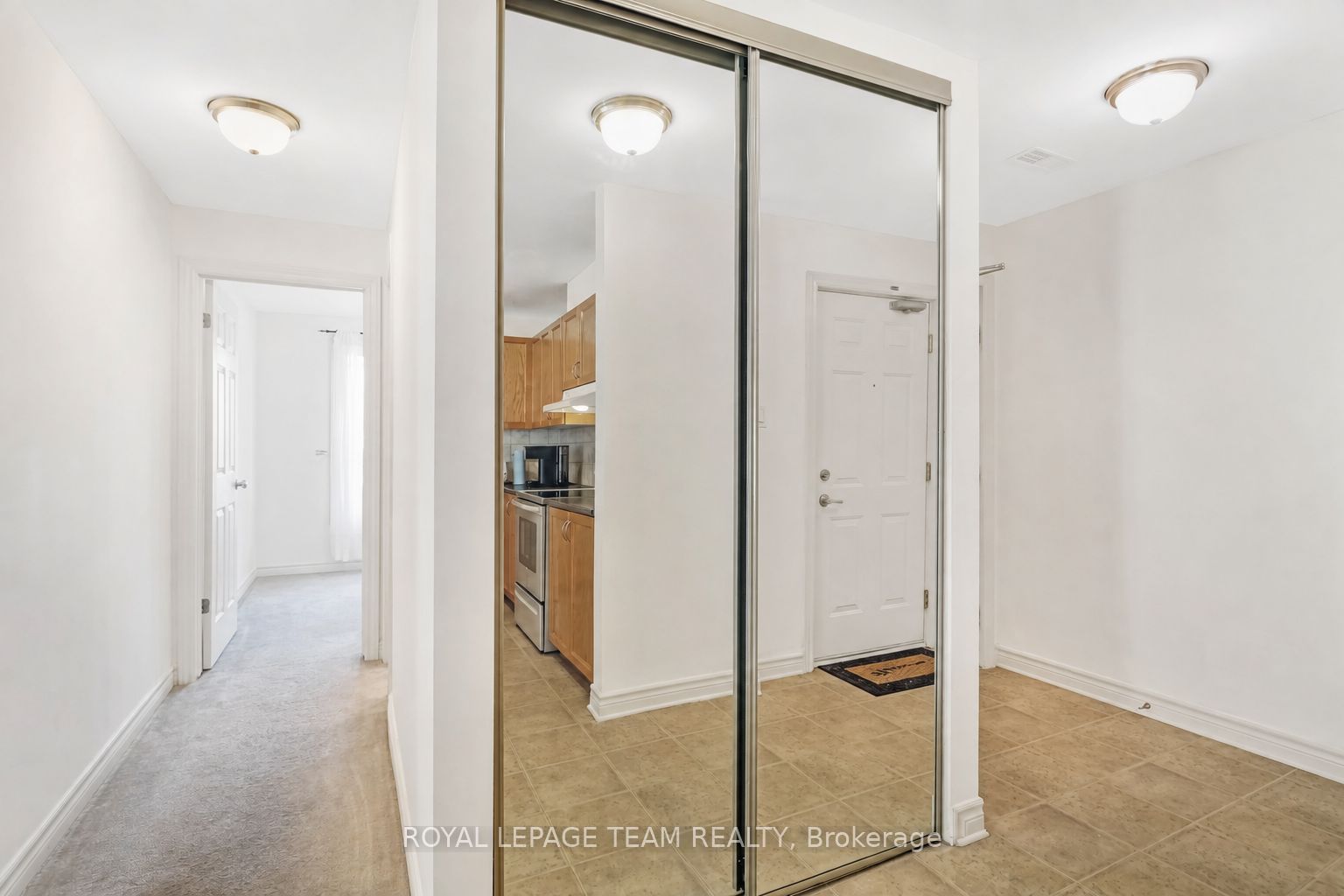 200 Paseo Private 6, South of Baseline to Knoxdale, ON K2G 4N7 photo 4
