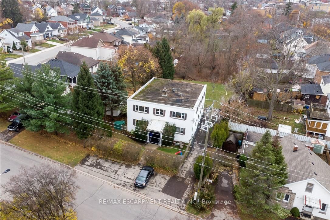 13 McMaster Avenue, Welland, ON L3B 3S6 photo 2