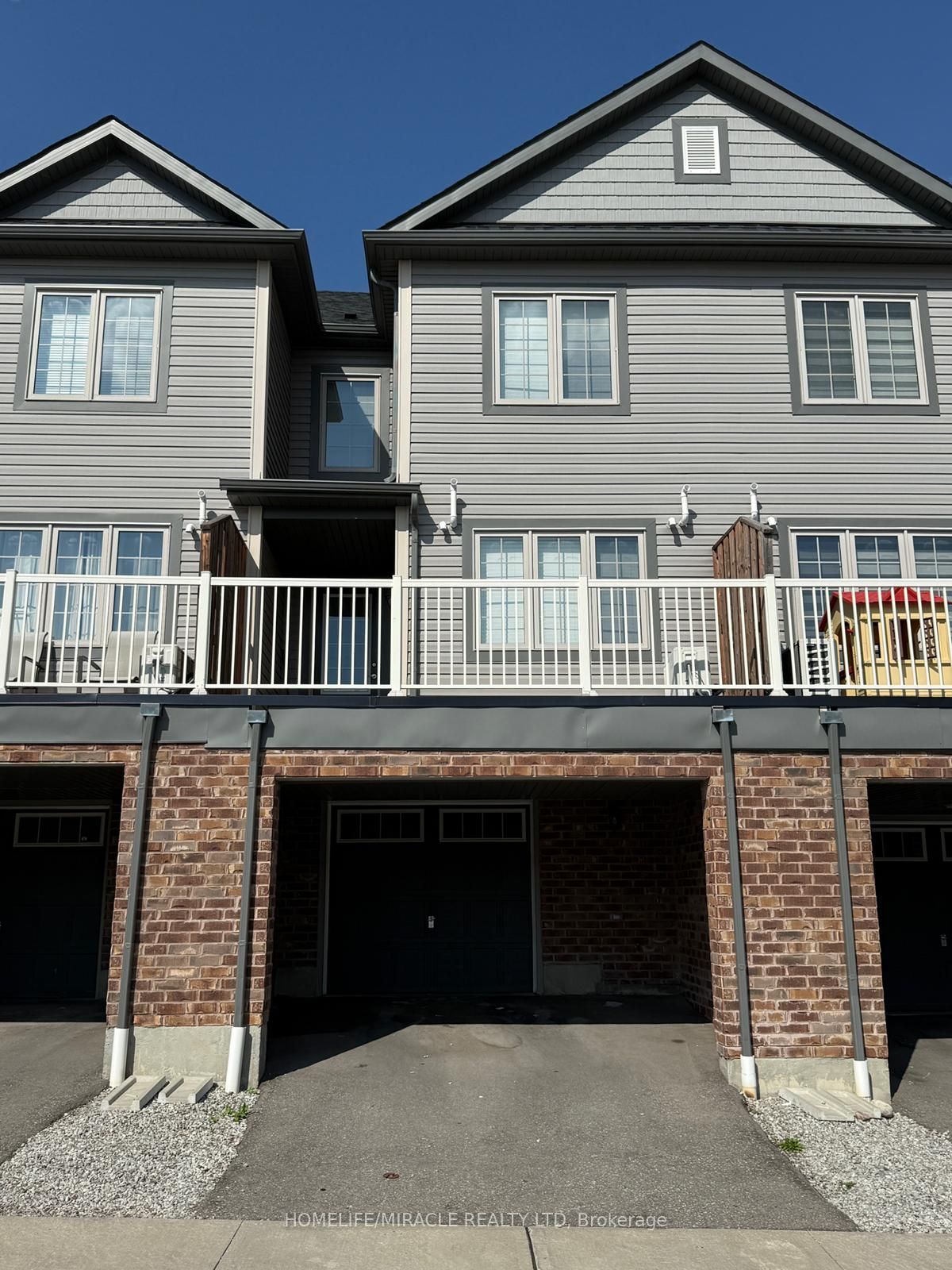 750 Linden Drive, Cambridge, ON N3H 0E3 photo 2