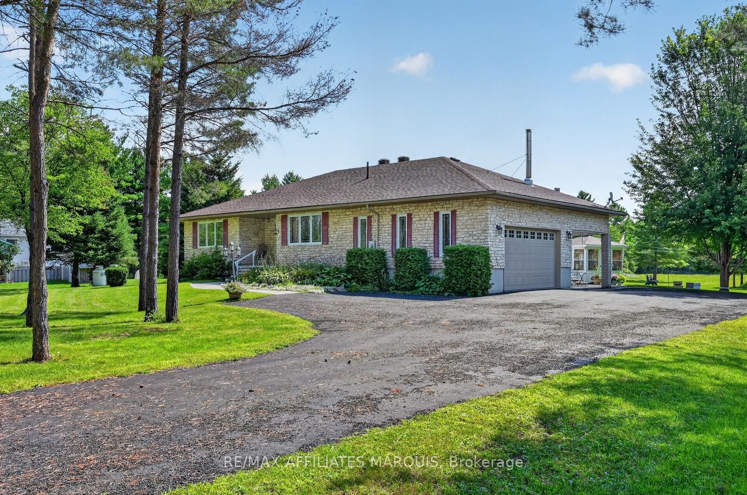375 Ferguson Tetlock Road, Montague, ON K7A 4S4 photo 2