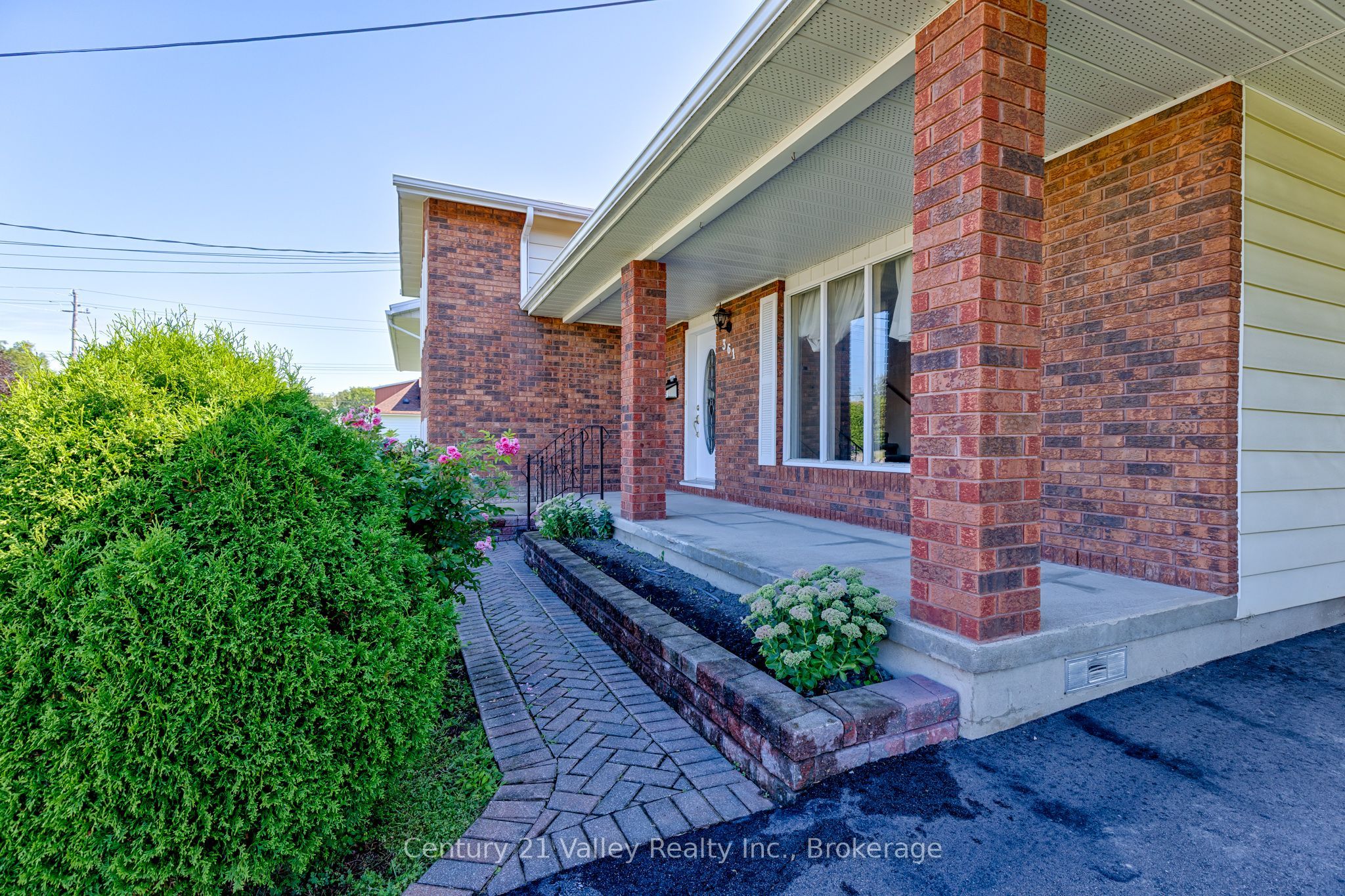 361 Sidney Avenue E, Renfrew, ON K7V 2X7 photo 3