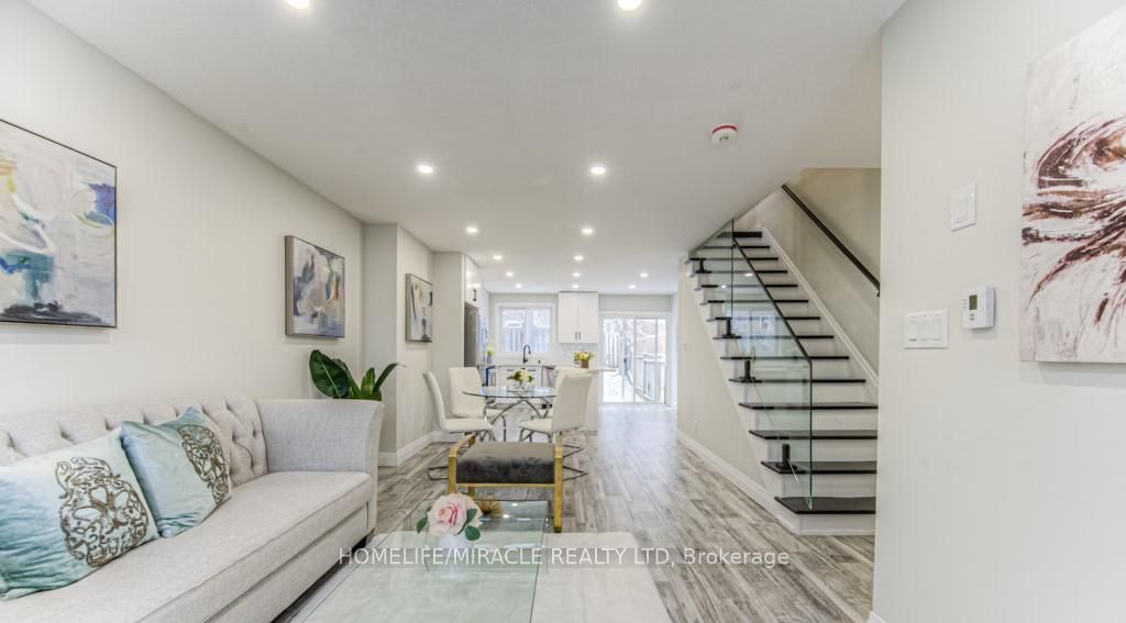 152 Overlea Drive, Kitchener, ON N2M 1T3 photo 2