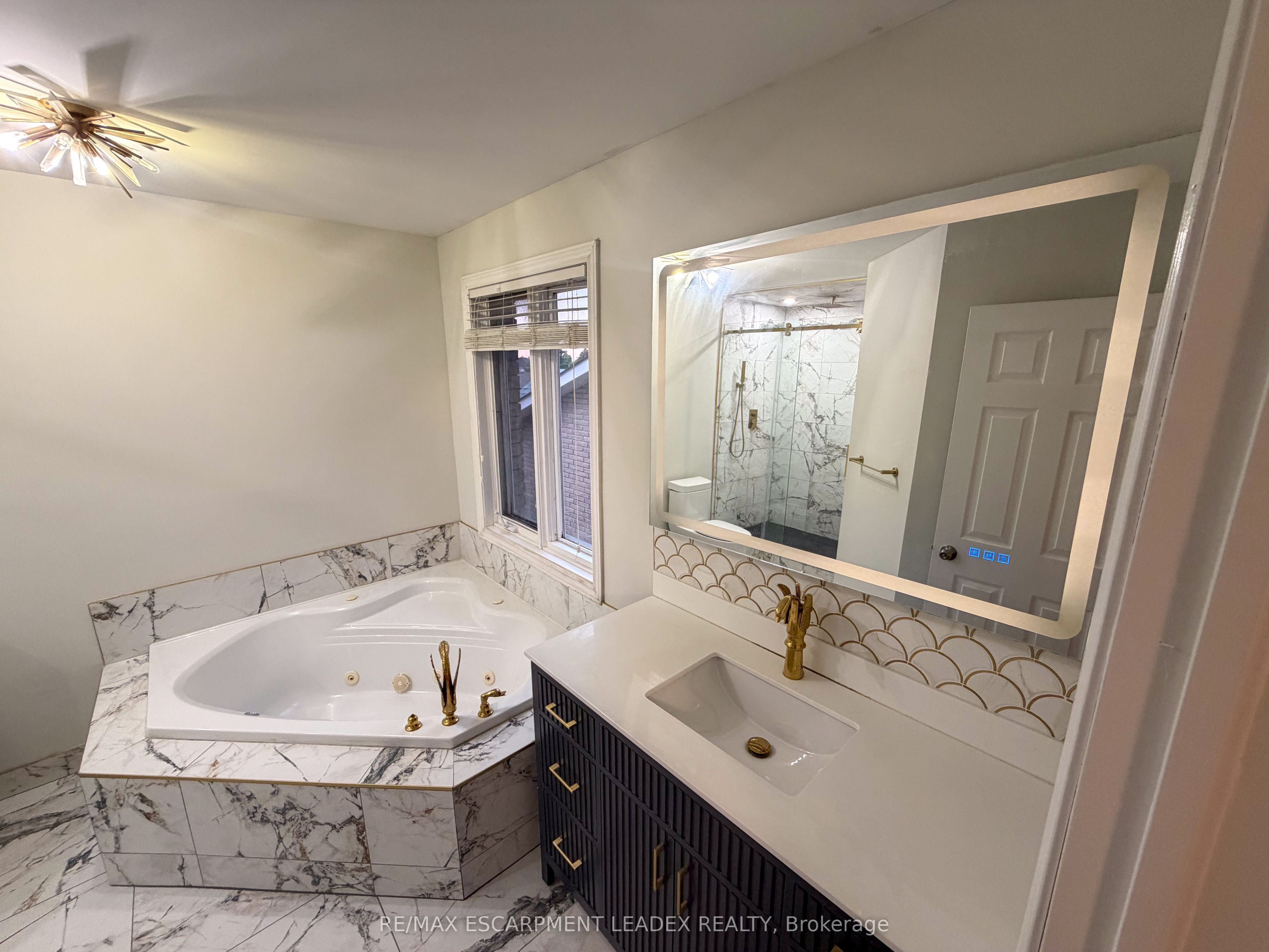 1429 Upper Sherman Avenue, Hamilton, ON L8W 1C4 photo 5