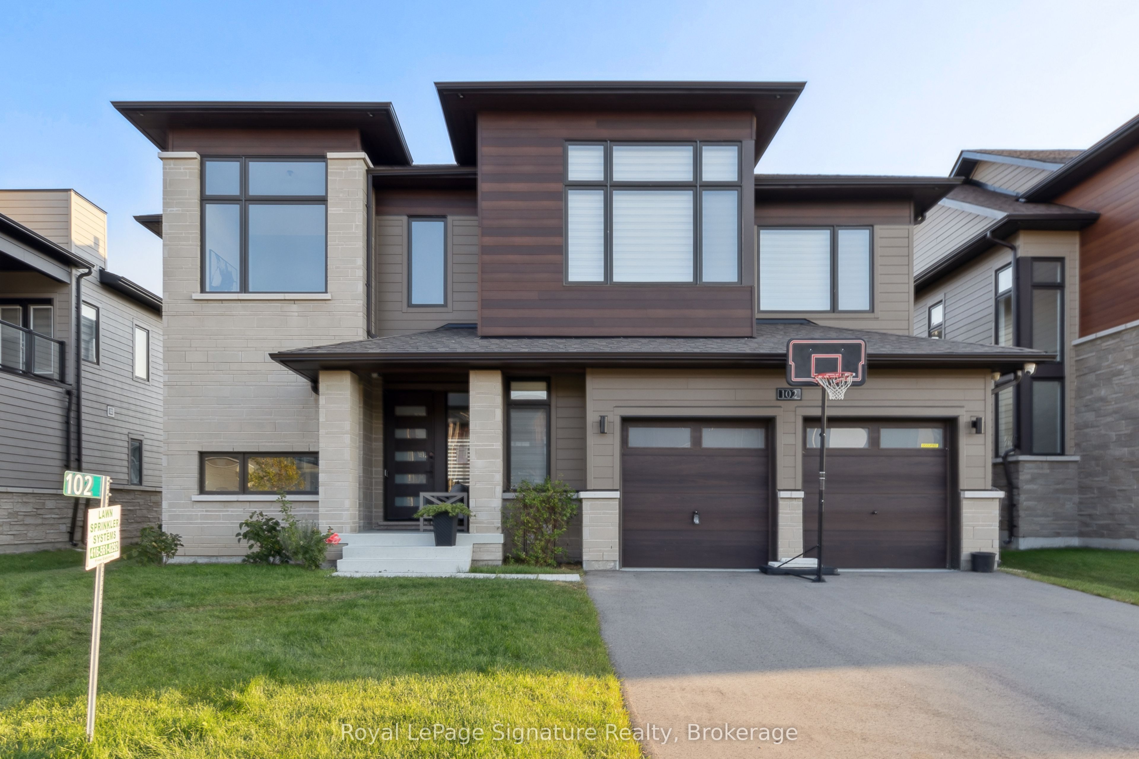 102 STONELEIGH Drive, Blue Mountains, ON L9Y 5L3