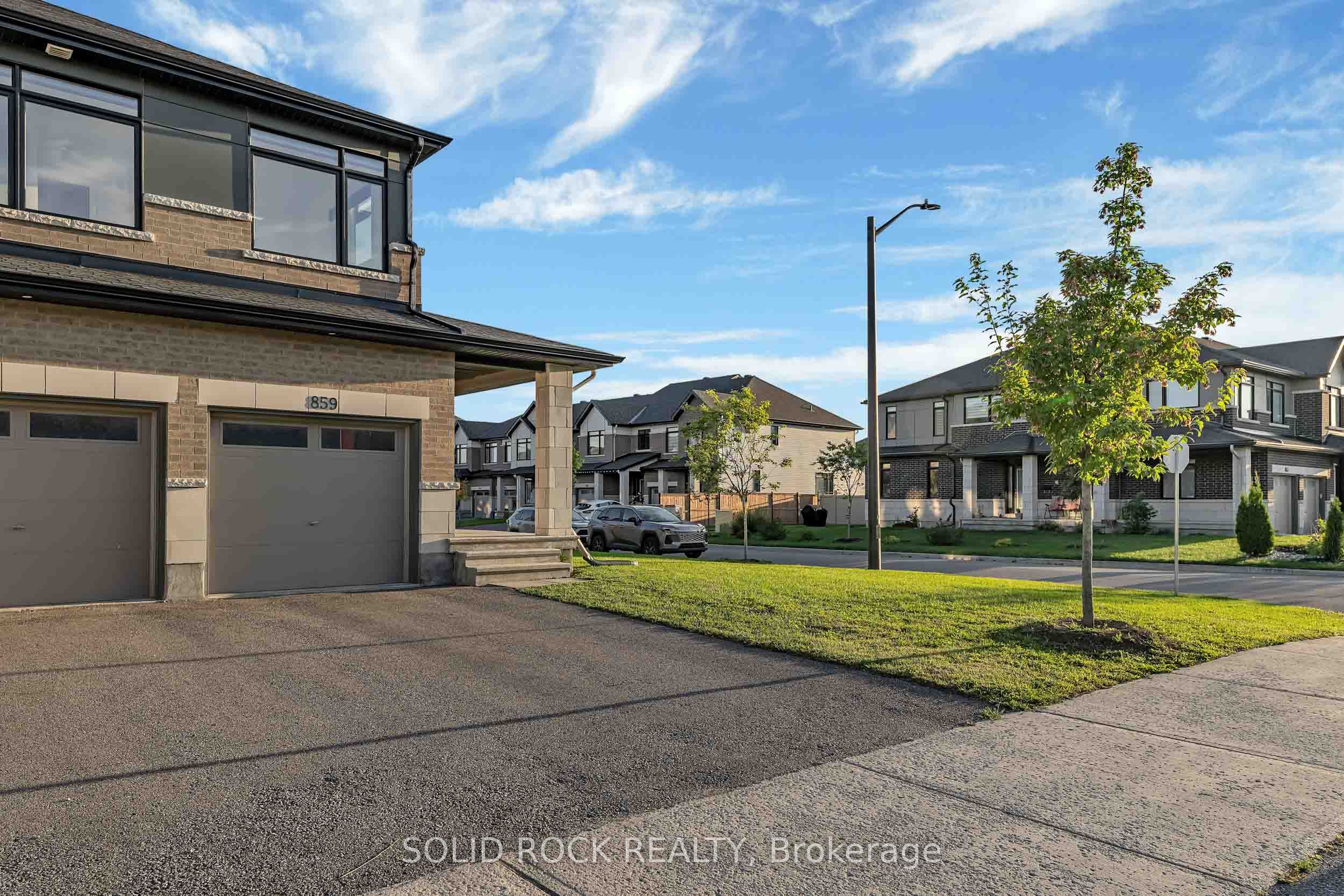 859 E Solarium Avenue E, Blossom Park - Airport and Area, ON K4M 0H1
