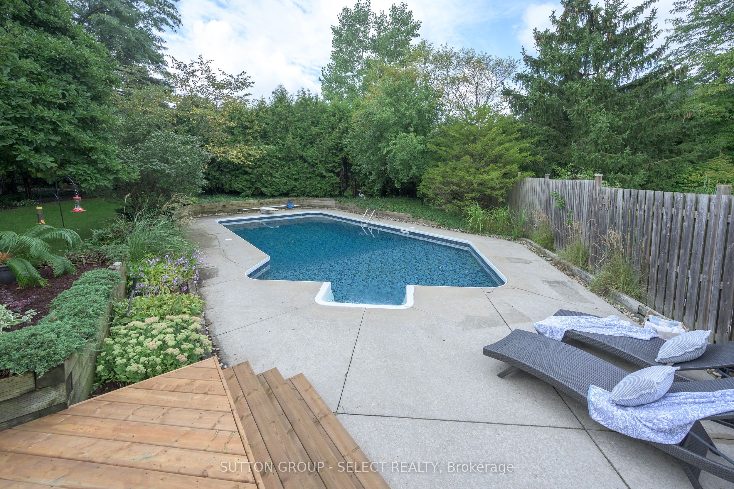 1316 Corley Drive N, London North, ON N6G 4K5 photo 3