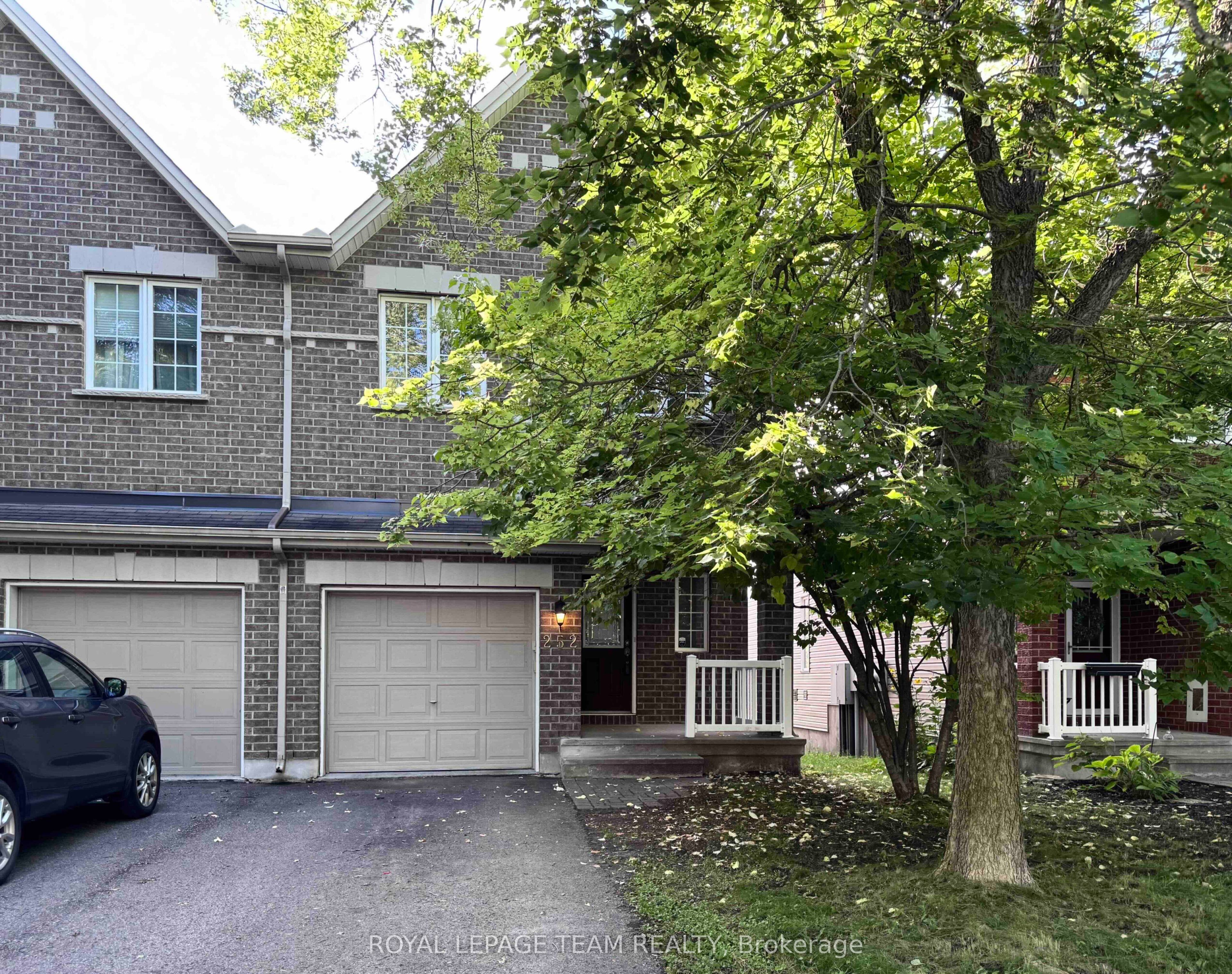252 Tandalee Crescent, Kanata, ON K2M 0A1