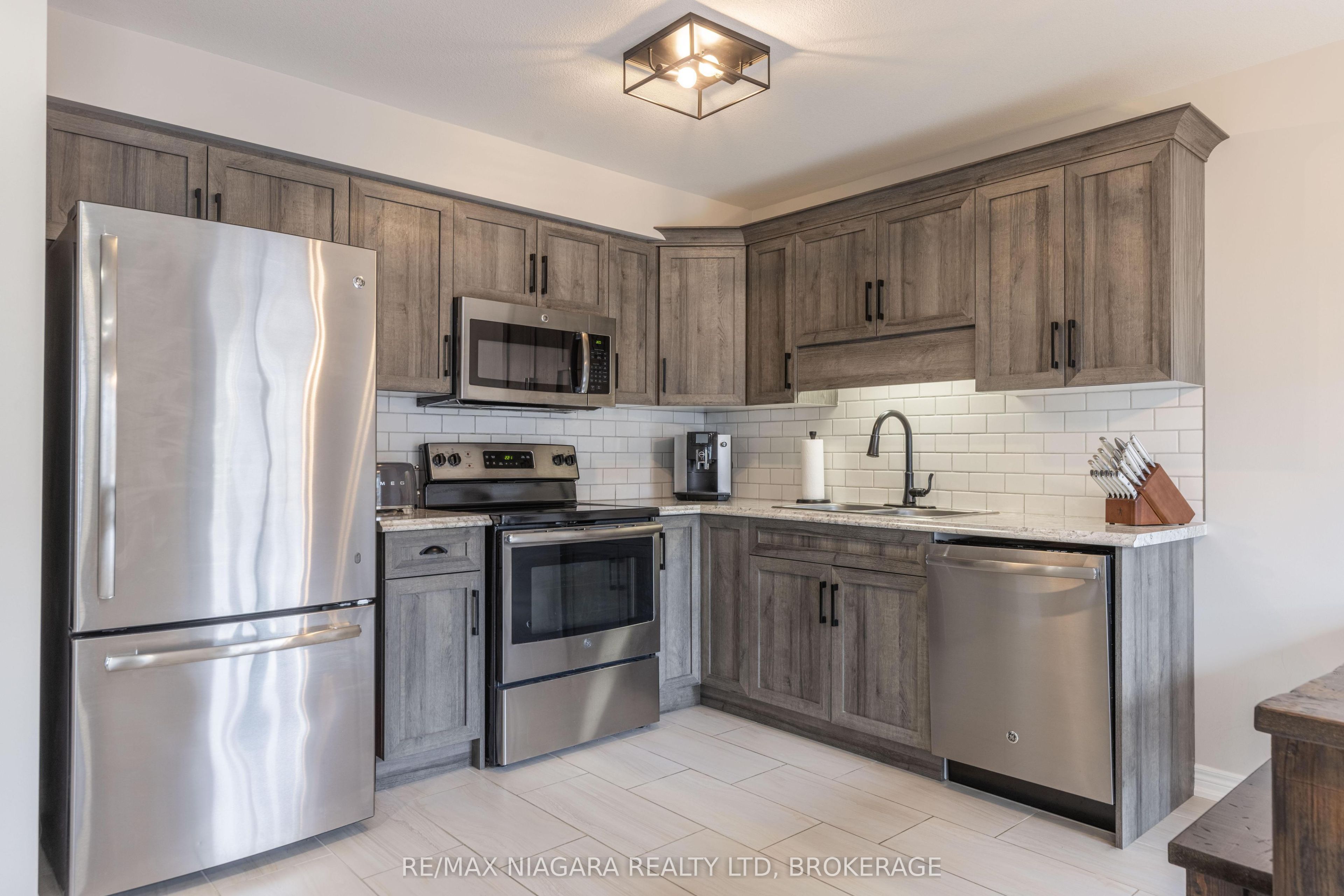 8073 Cole Court, Niagara Falls, ON L2G 0H8 photo 5