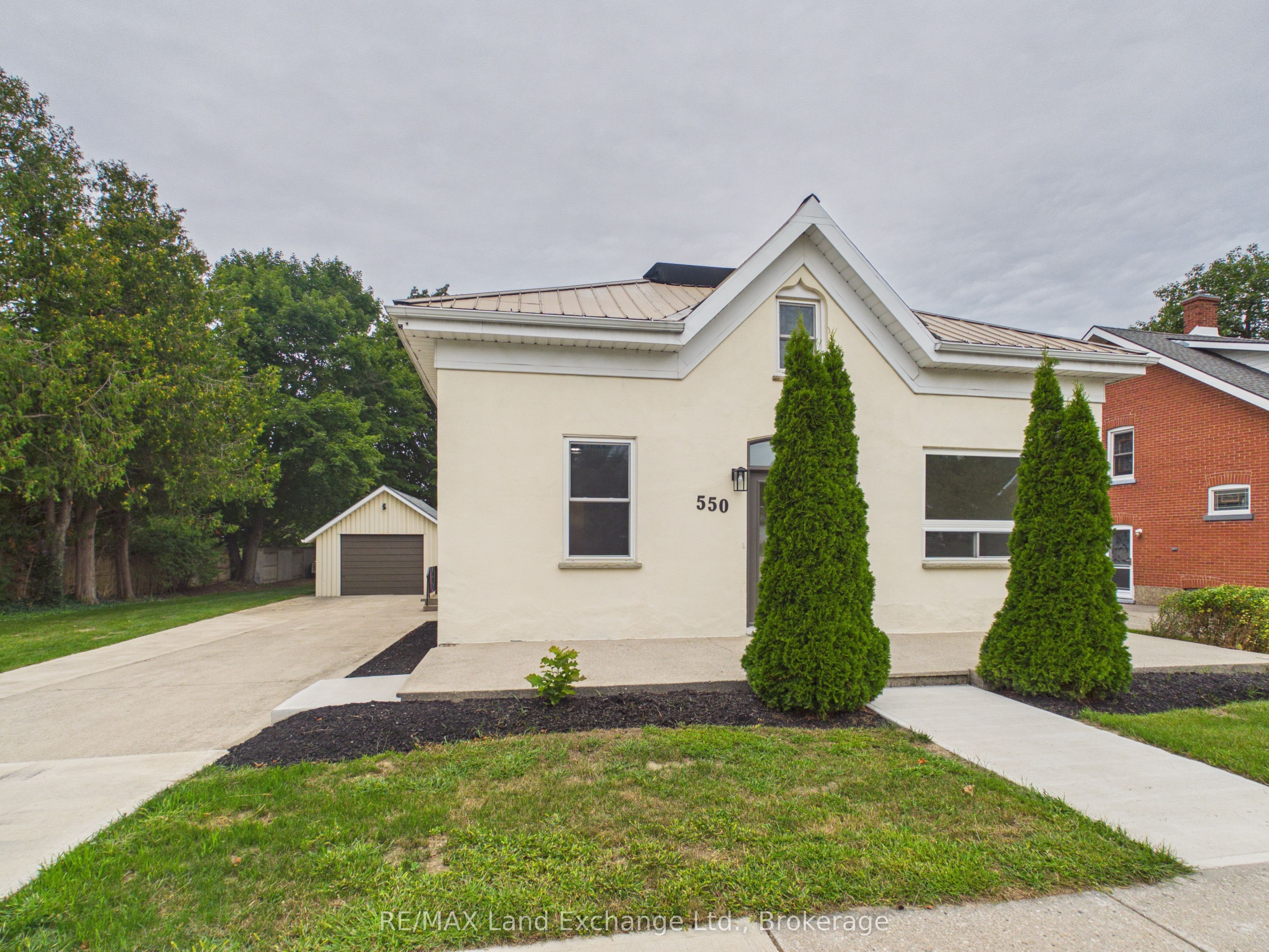 550 Queen Street, Kincardine, ON N2Z 2H9 photo 2