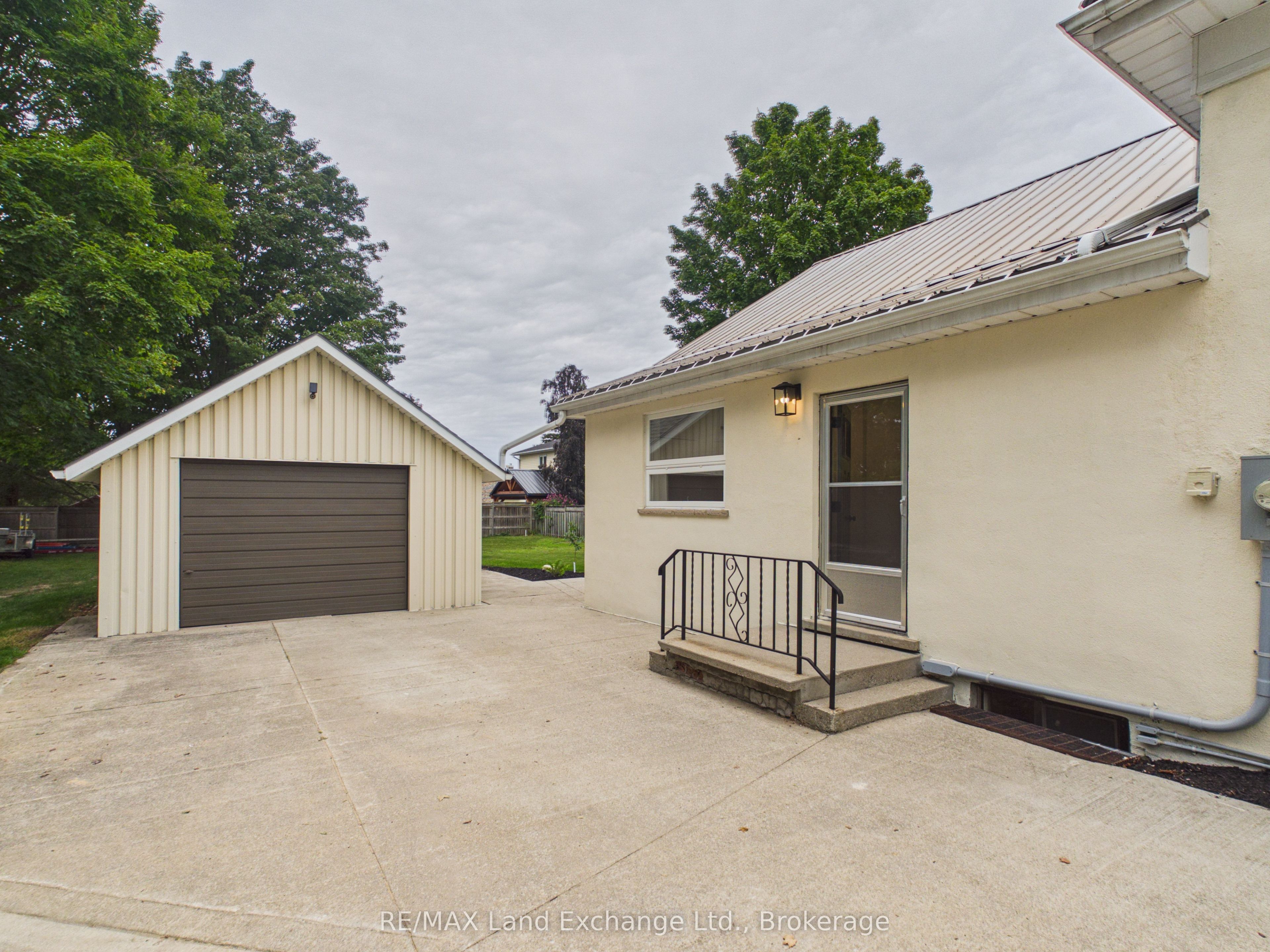 550 Queen Street, Kincardine, ON N2Z 2H9 photo 3