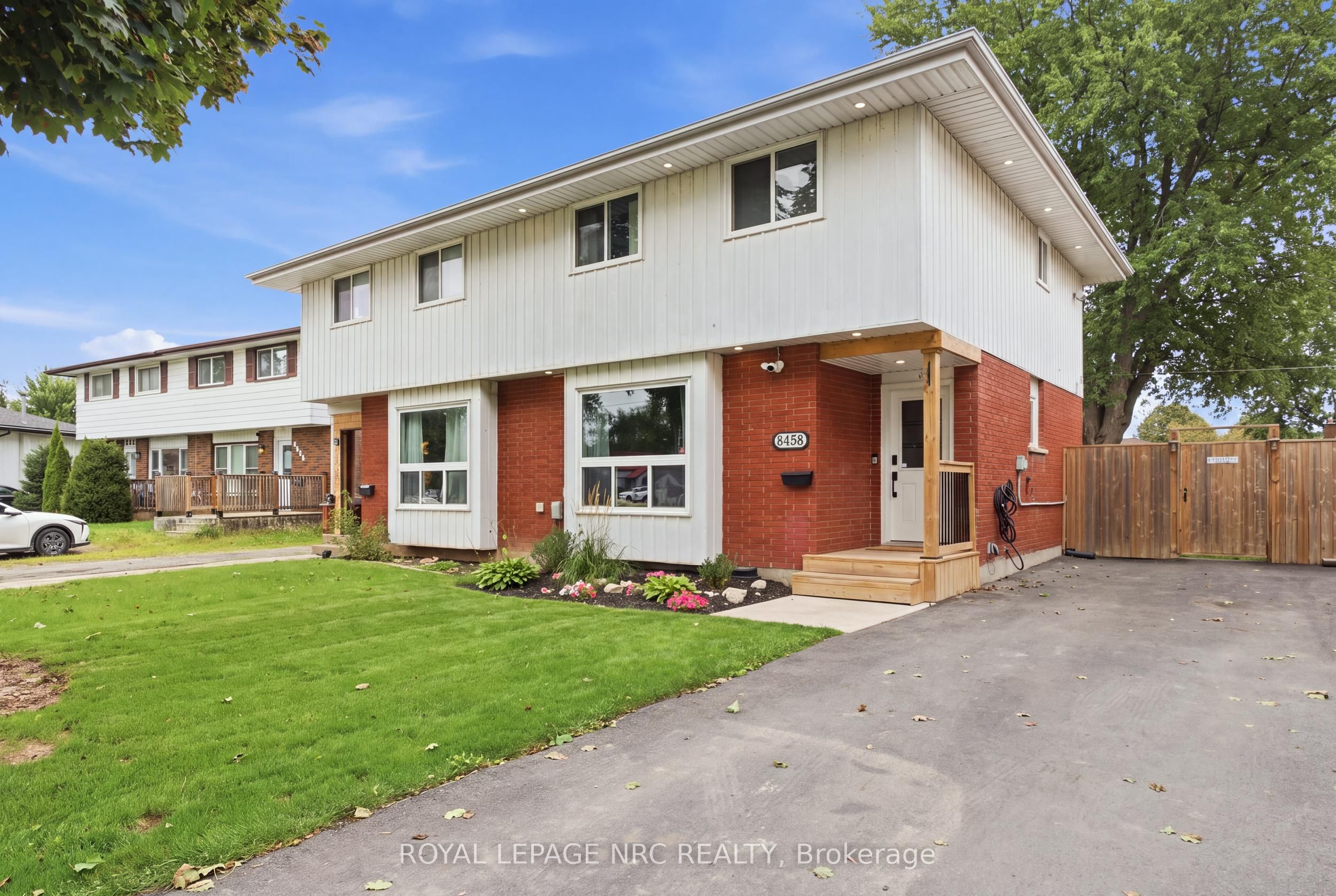 8458 Willoughby Drive, Niagara Falls, ON L2G 6X5 photo 2