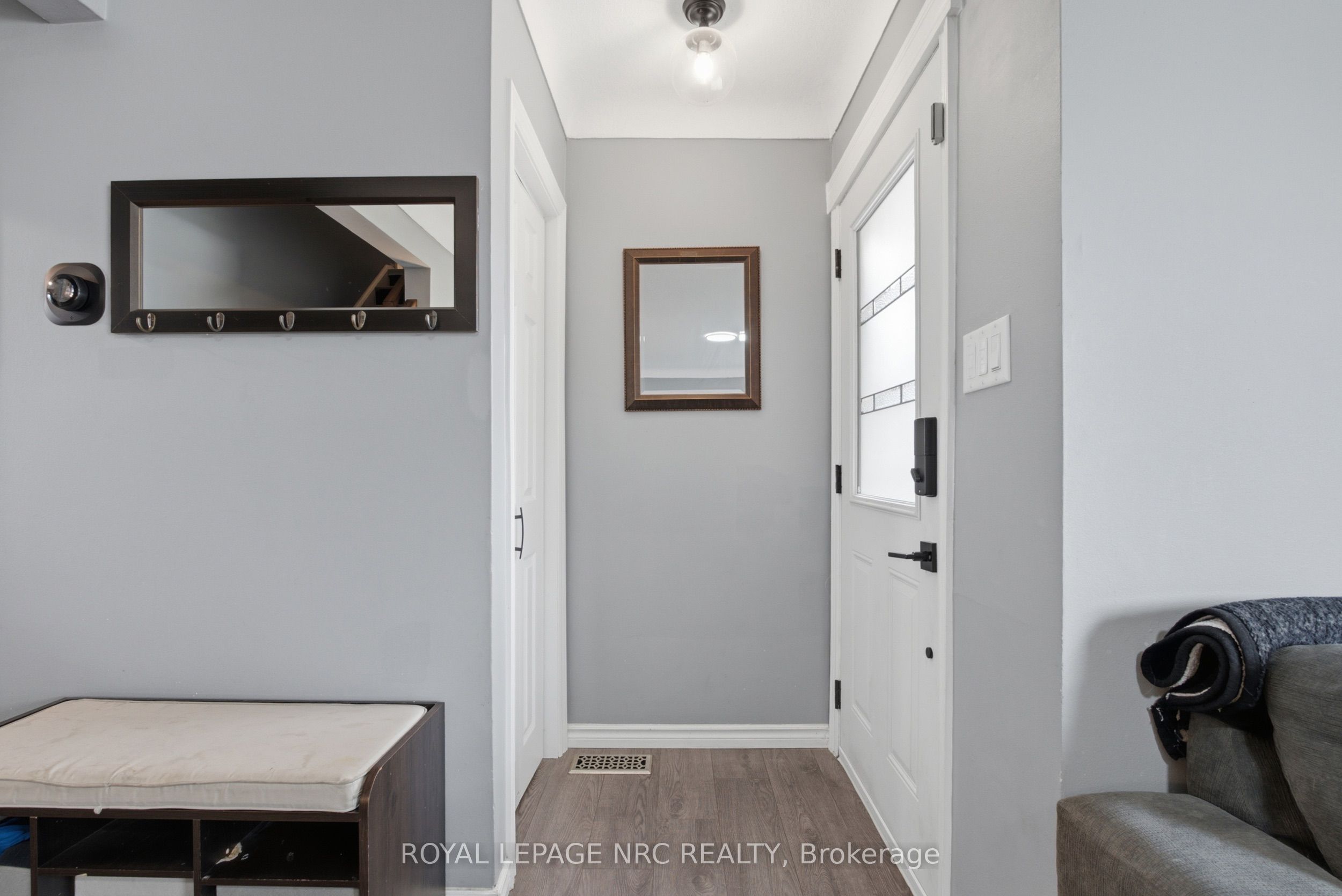 8458 Willoughby Drive, Niagara Falls, ON L2G 6X5 photo 4