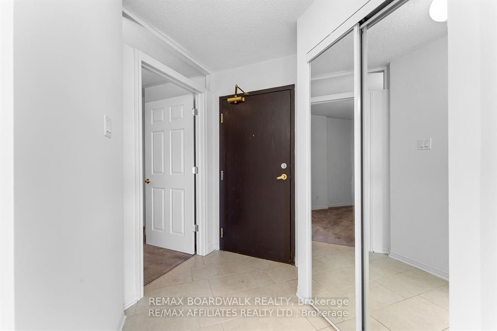 310 Central Park Drive 5S, Carlington - Central Park, ON K2C 4G4 photo 4