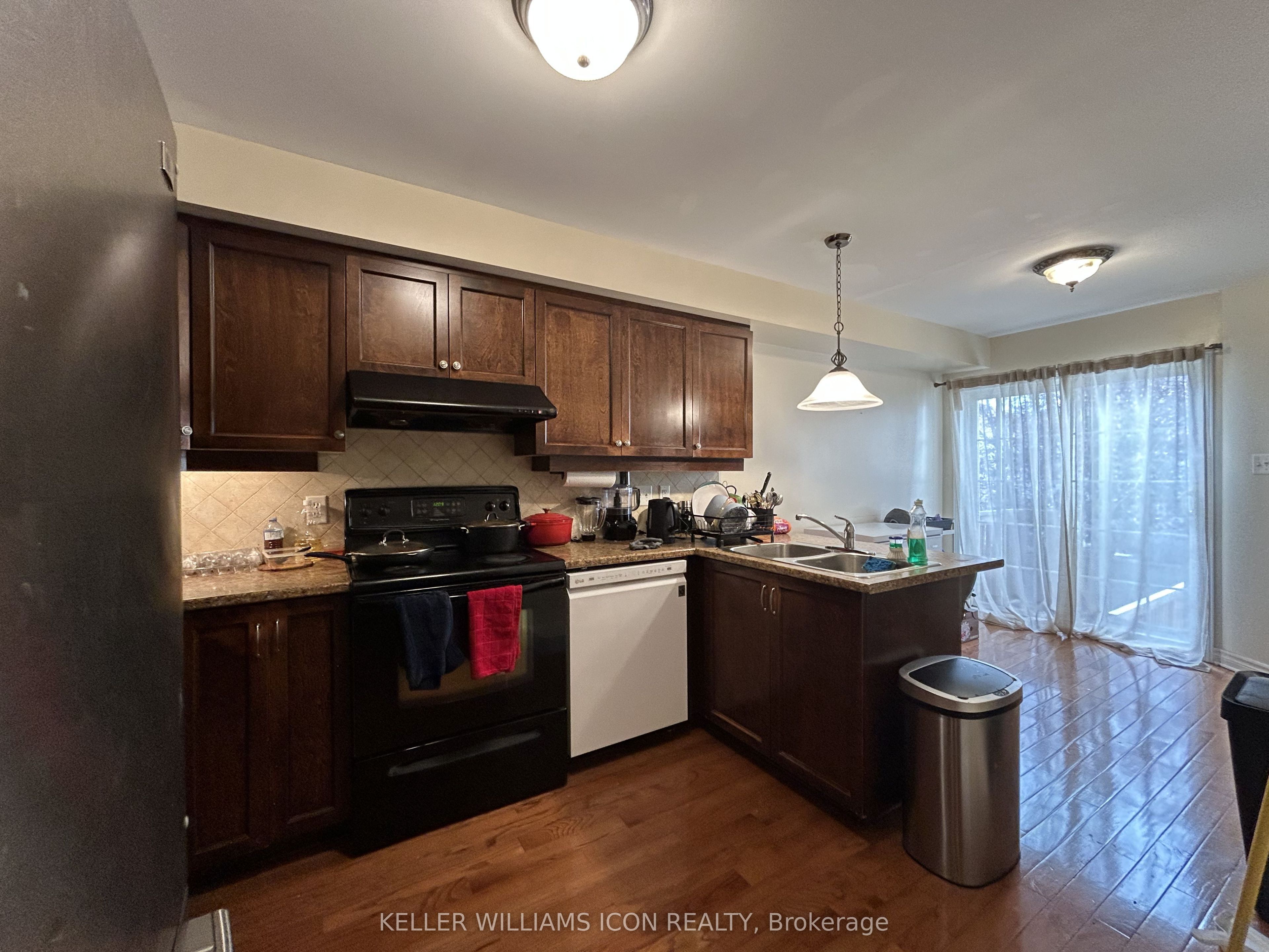 131 Goldwood Private, Barrhaven, ON K2J 0P4 photo 3
