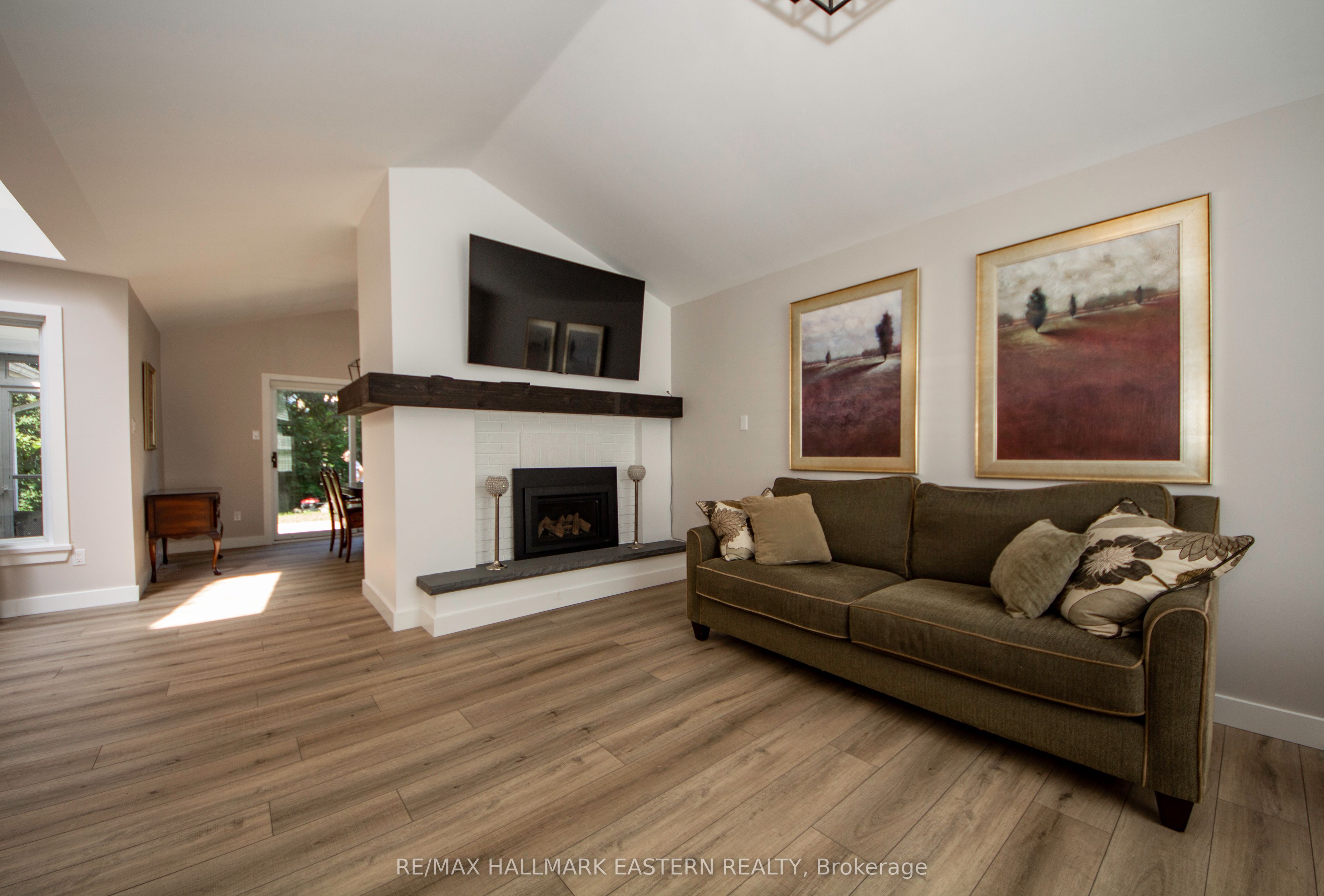 36 Russell Hill Road, Kawartha Lakes, ON K0M 1A0 photo 4