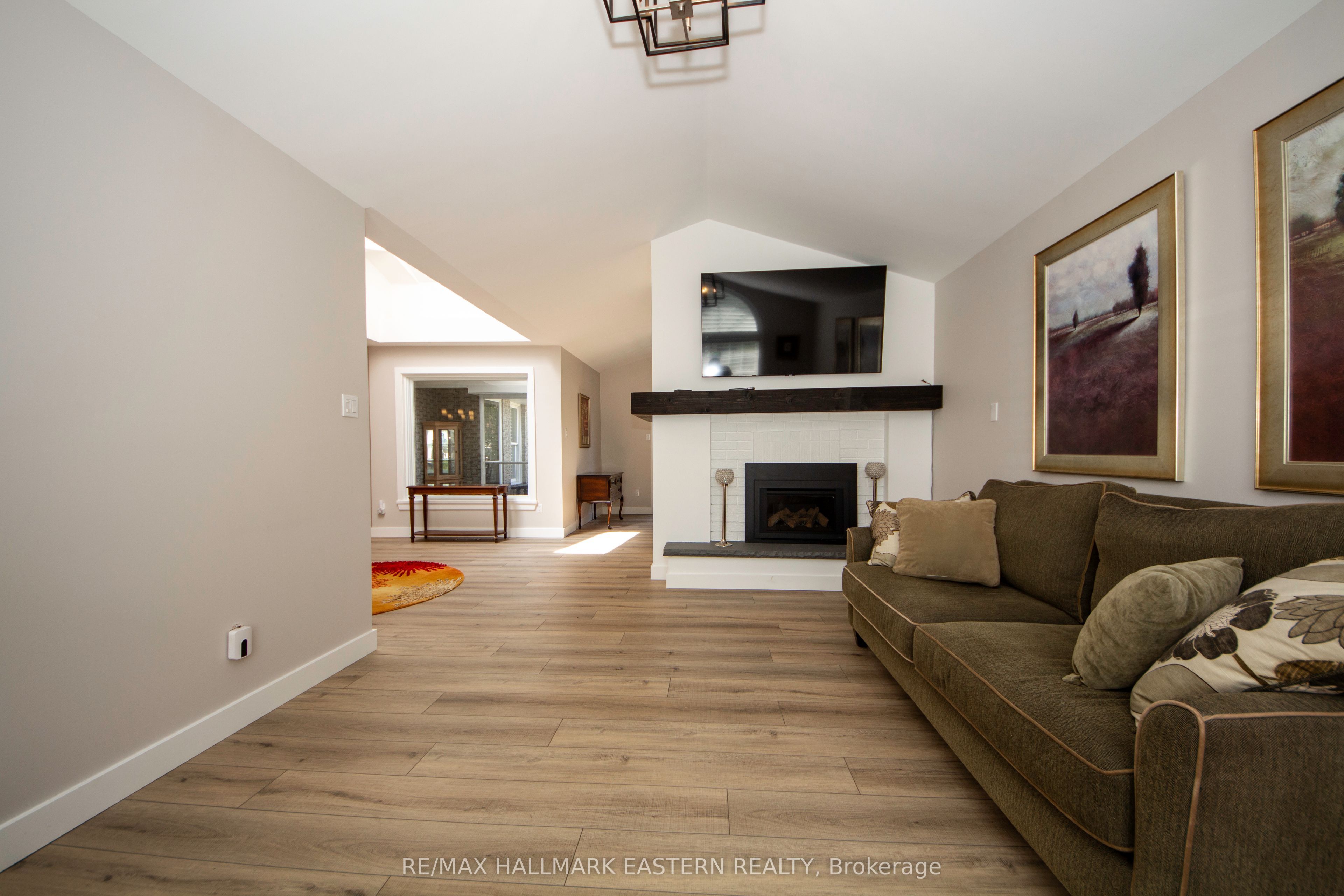 36 Russell Hill Road, Kawartha Lakes, ON K0M 1A0 photo 5
