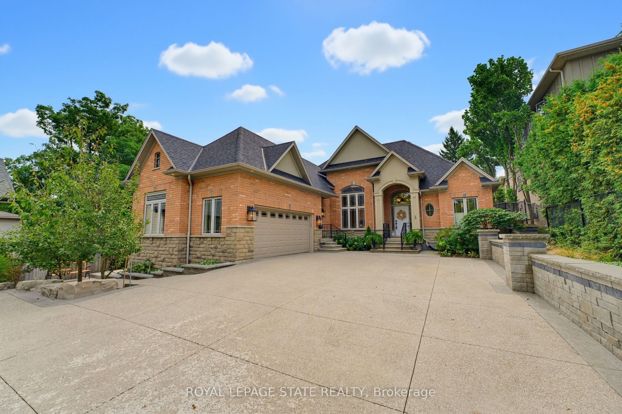 56 Academy Street, Hamilton, ON L9G 2Y1