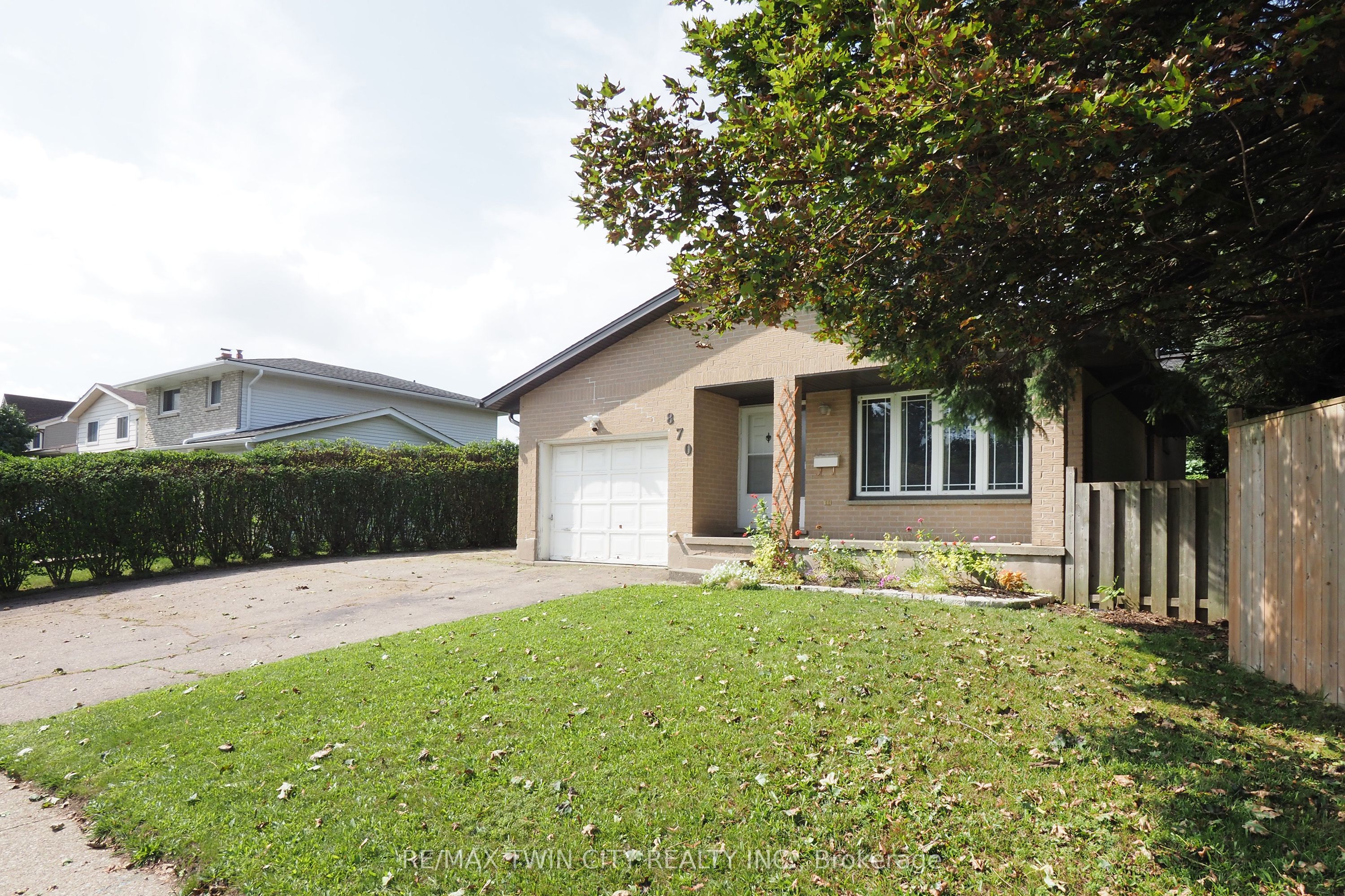 870 Strasburg Road, Kitchener, ON N2E 2K4 photo 3