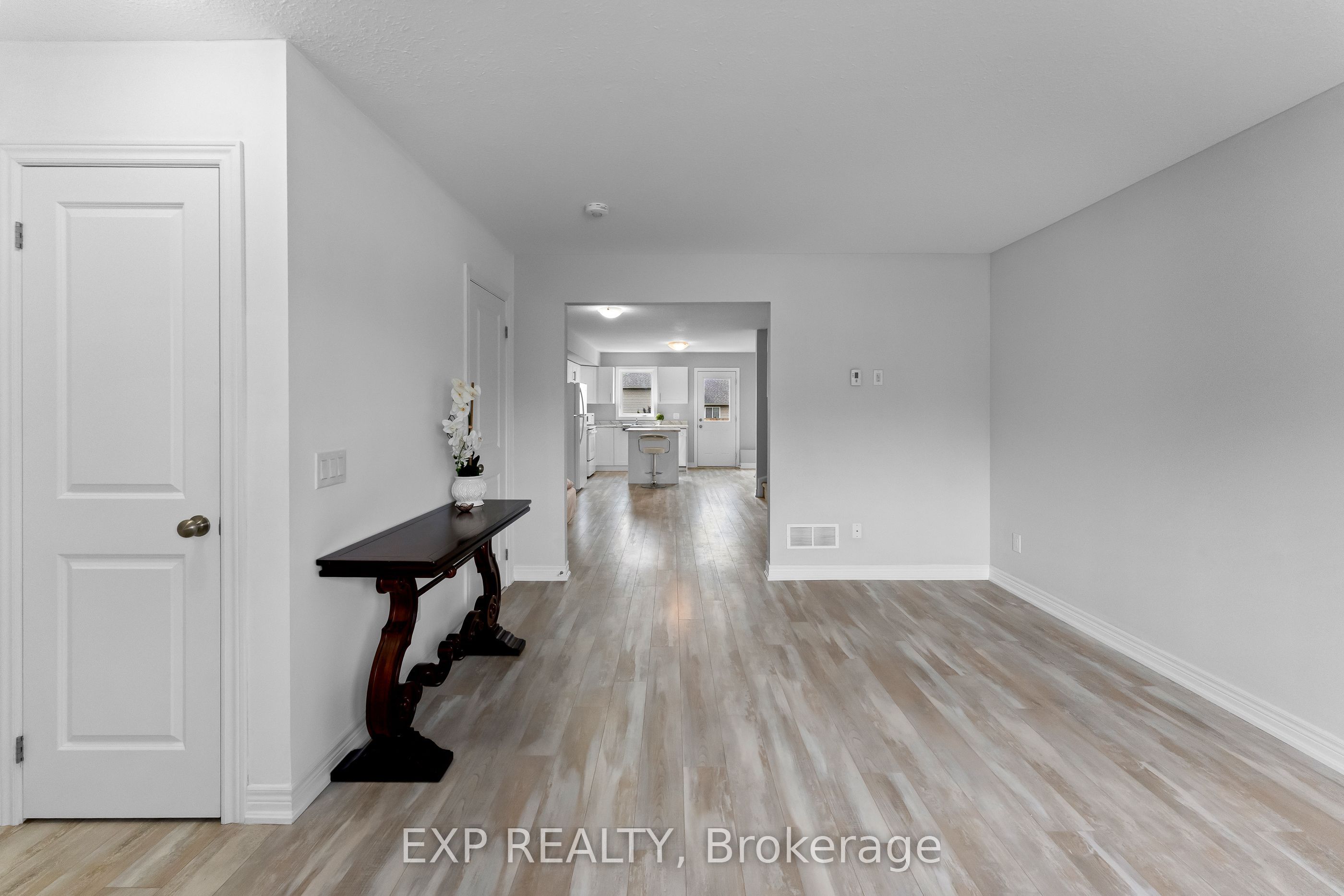 7768 Ascot Circle 86, Niagara Falls, ON L2H 3P9 photo 2