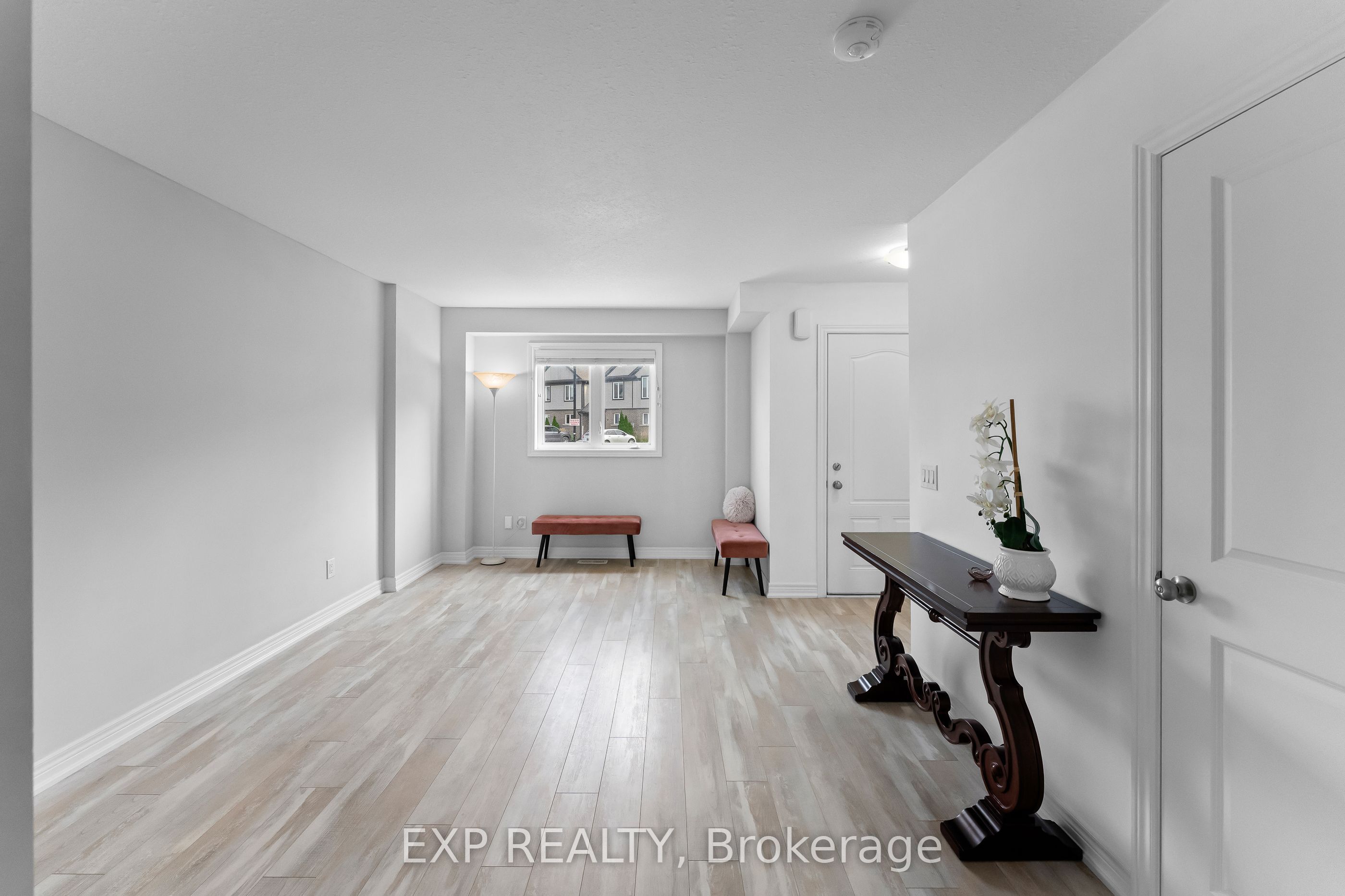 7768 Ascot Circle 86, Niagara Falls, ON L2H 3P9 photo 5