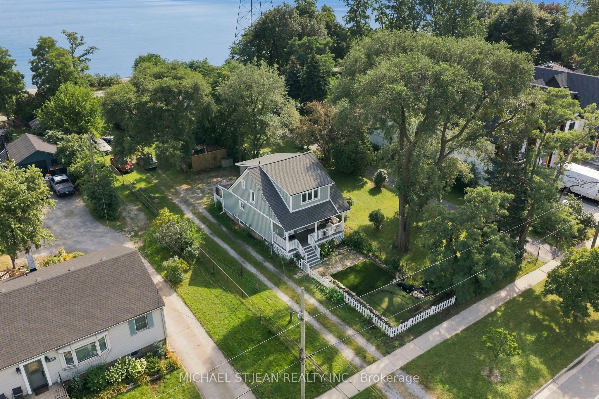 285 Beach Boulevard, Hamilton, ON L8H 6V8