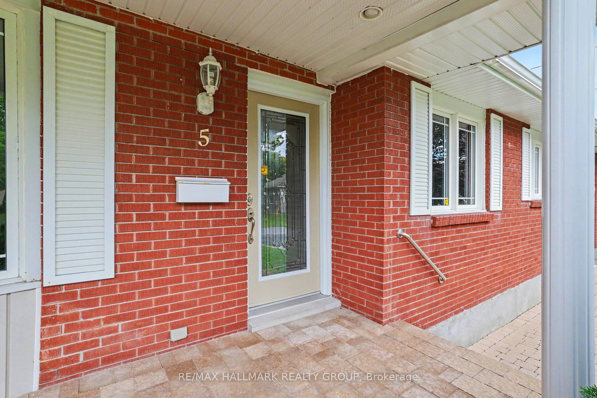 5 Argue Drive, Cityview - Parkwoods Hills - Rideau Shore, ON K2E 6R9 photo 3