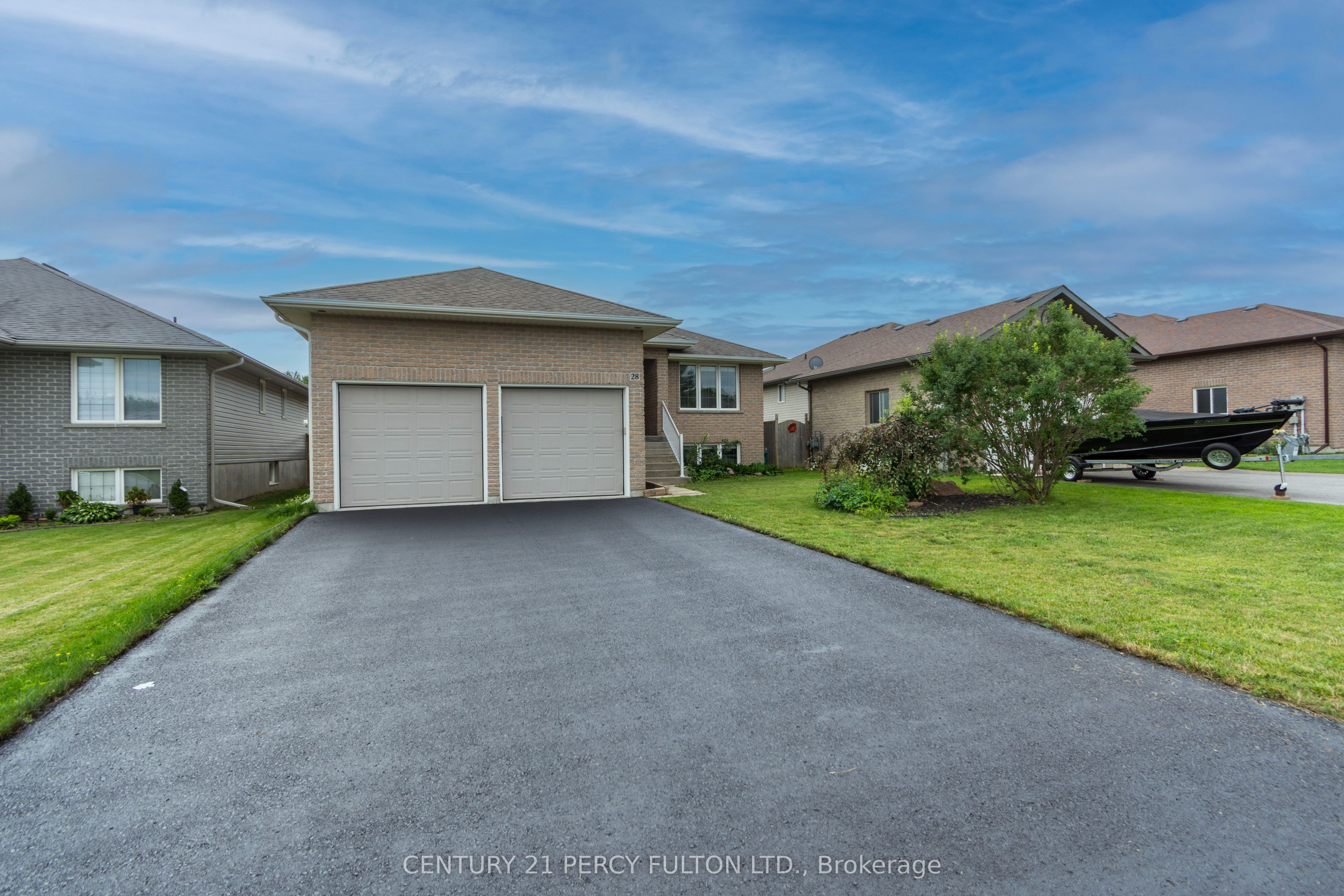 28 Freedom Crescent, Quinte West, ON K8V 0C1 photo 4