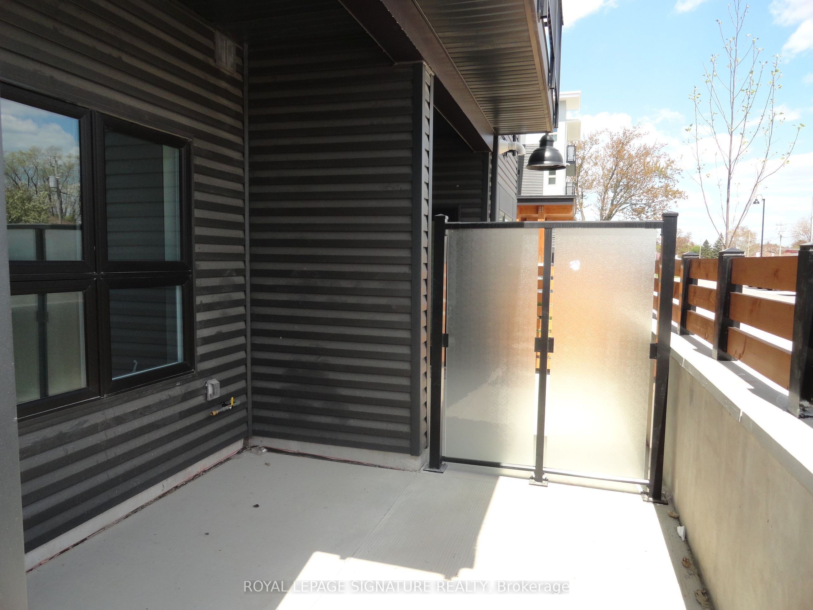 110 Fergus Avenue 112, Kitchener, ON N2A 2H2 photo 2