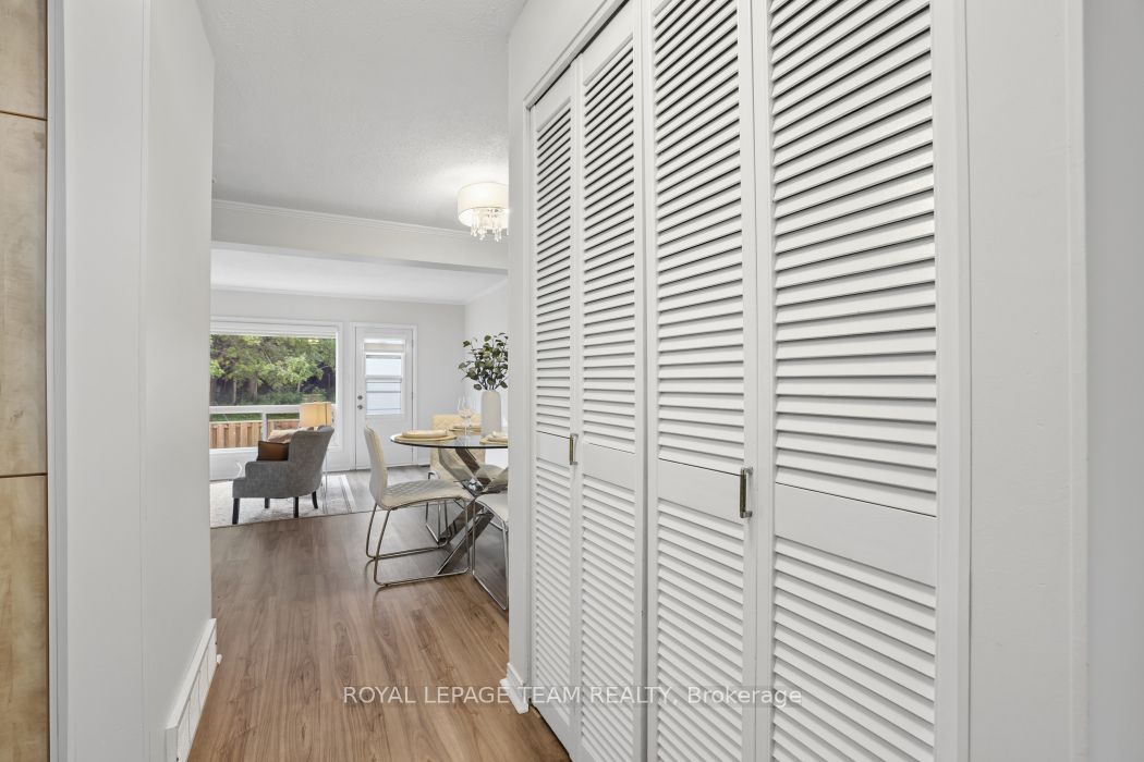6801 Bilberry Drive, Orleans - Convent Glen and Area, ON K1C 2E8 photo 4