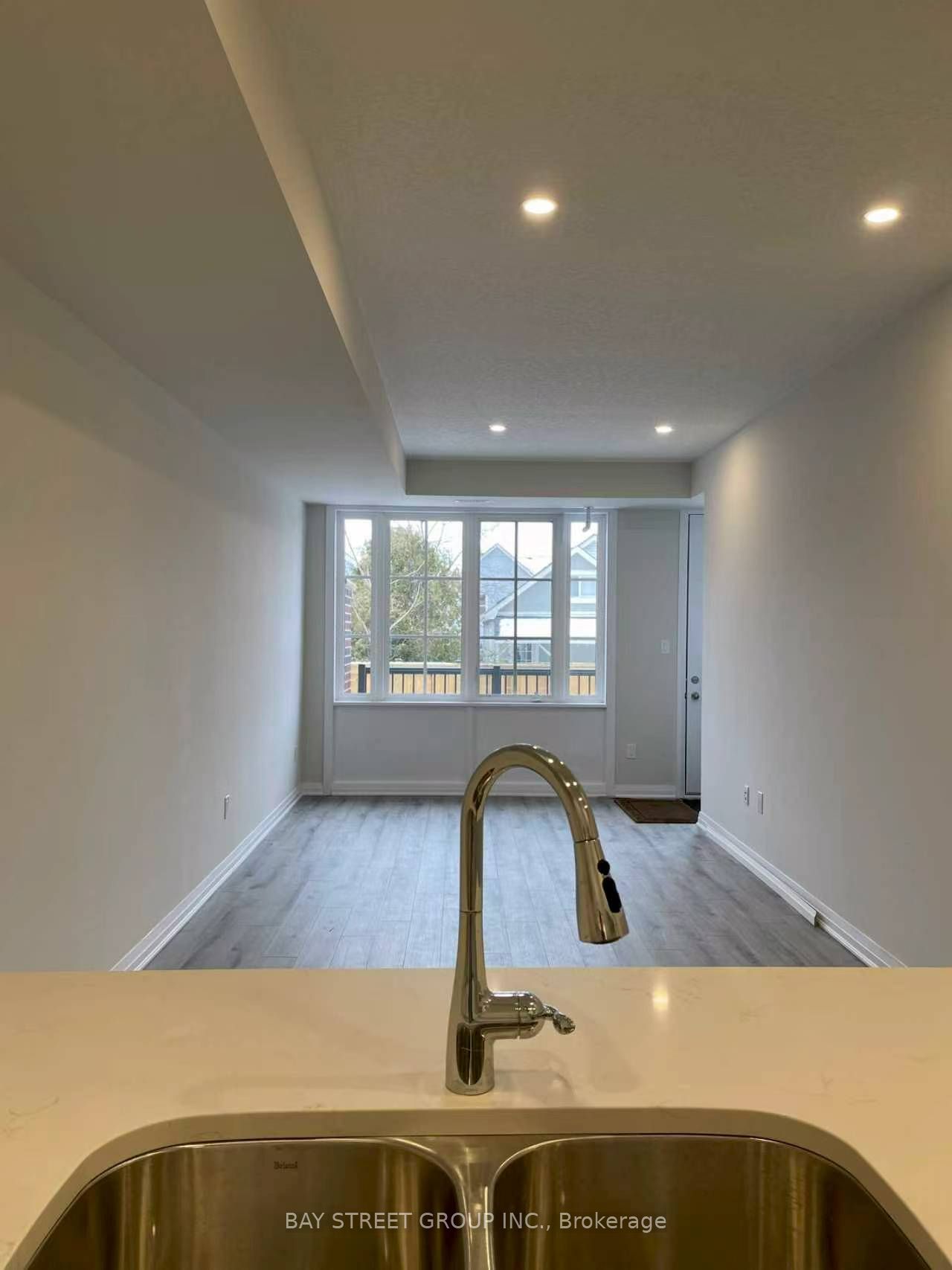 12 Blanshard Street 205, Hamilton, ON L8P 2A3 photo 3