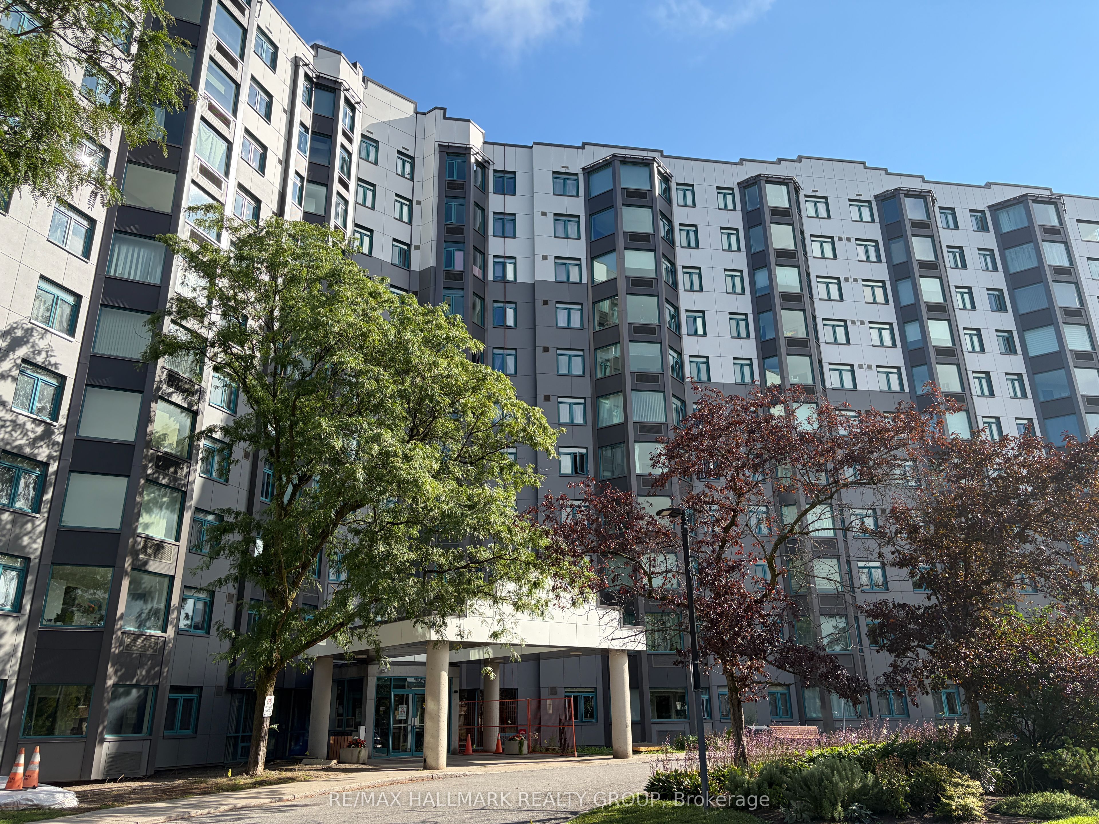 1025 Grenon Avenue 915, Britannia Heights - Queensway Terrace N and Area, ON K2B 8S5