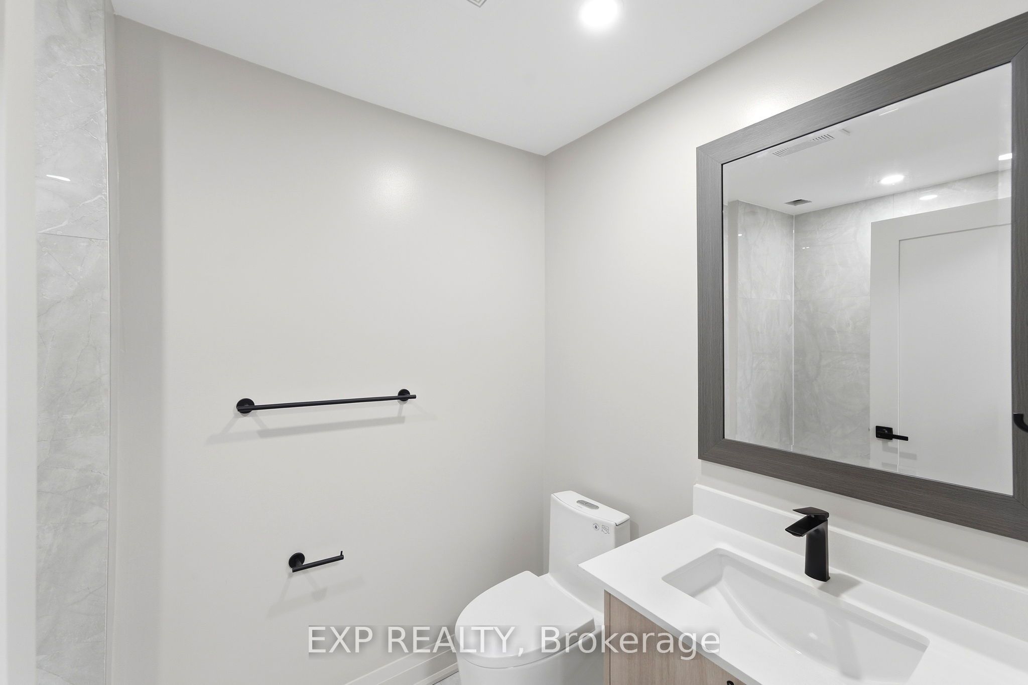 4422 Huron Street 110, Niagara Falls, ON L2E 7C8 photo 4